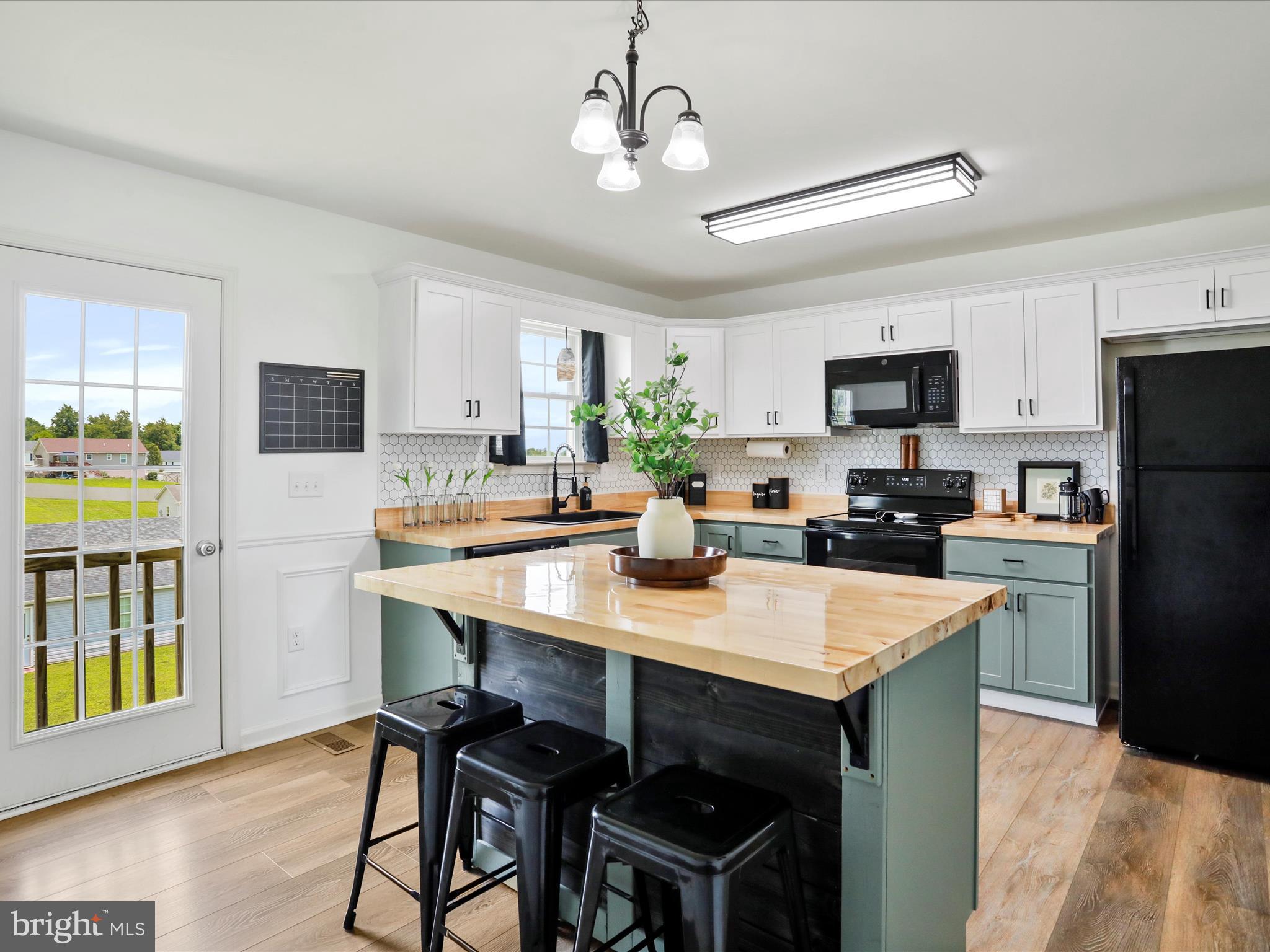 MADISON ESTATES - Residential