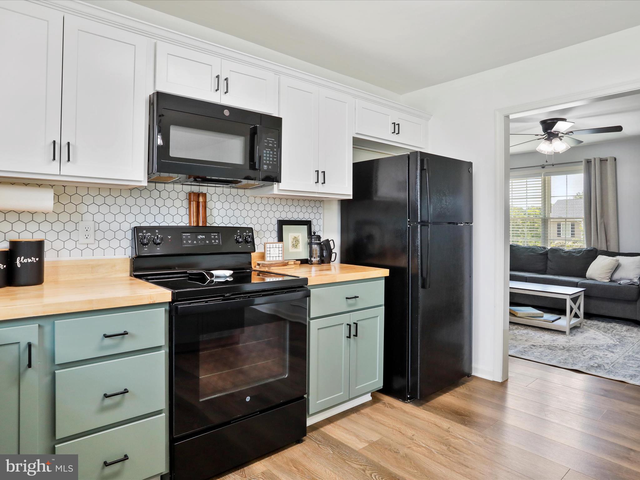 MADISON ESTATES - Residential