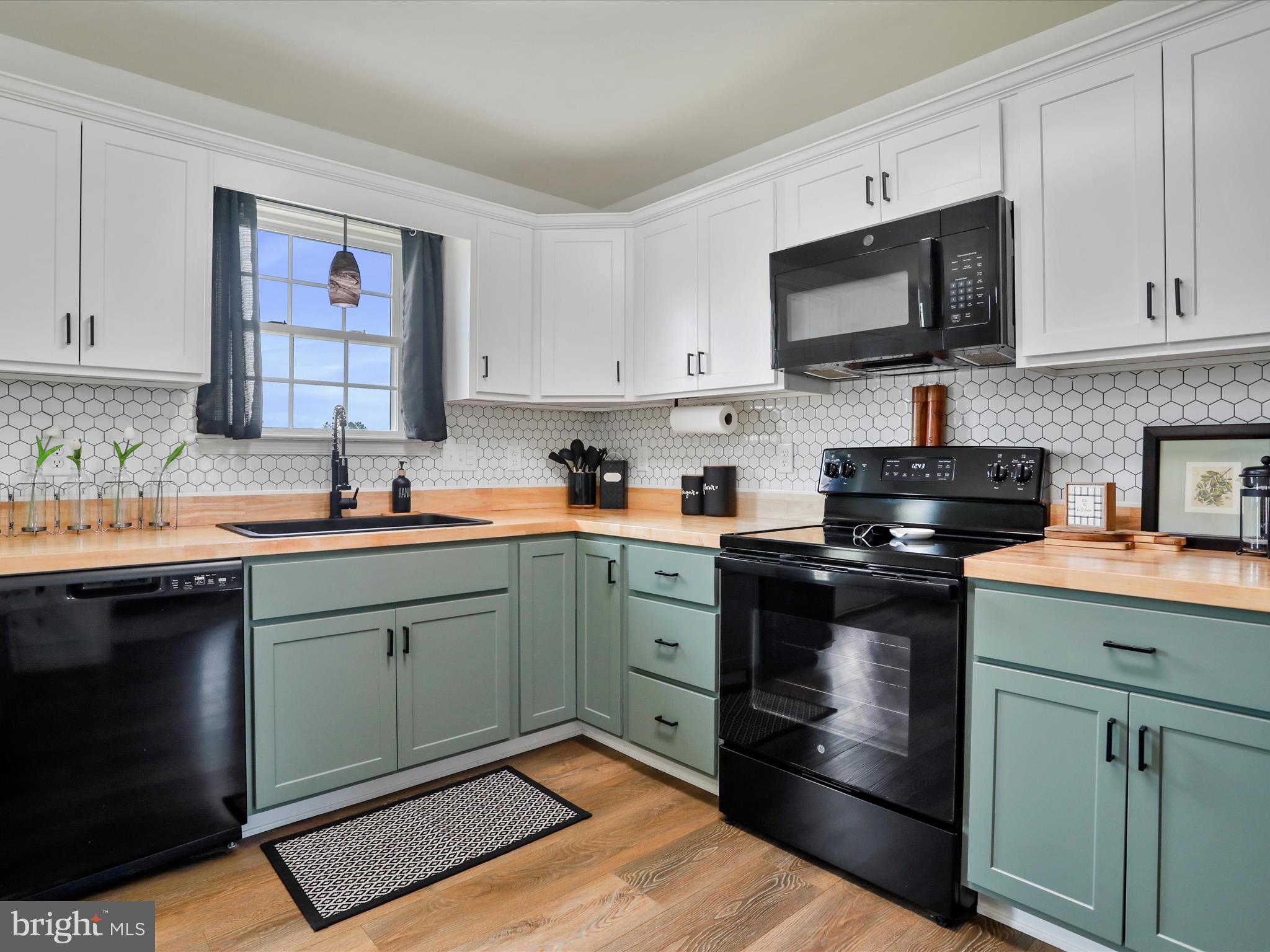 MADISON ESTATES - Residential