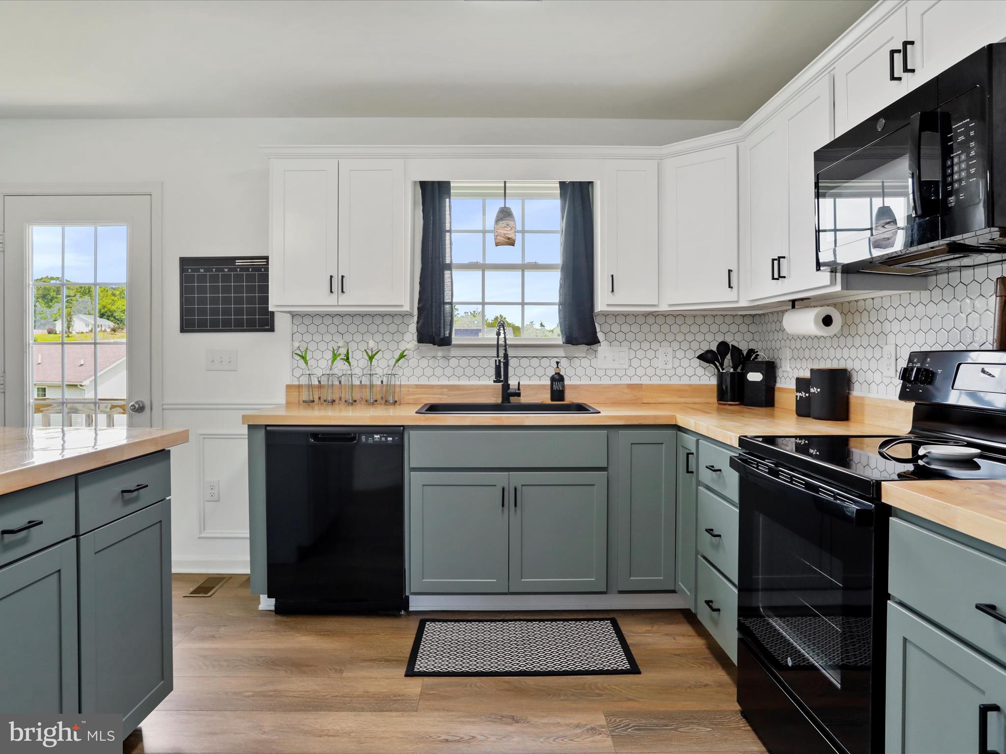 MADISON ESTATES - Residential