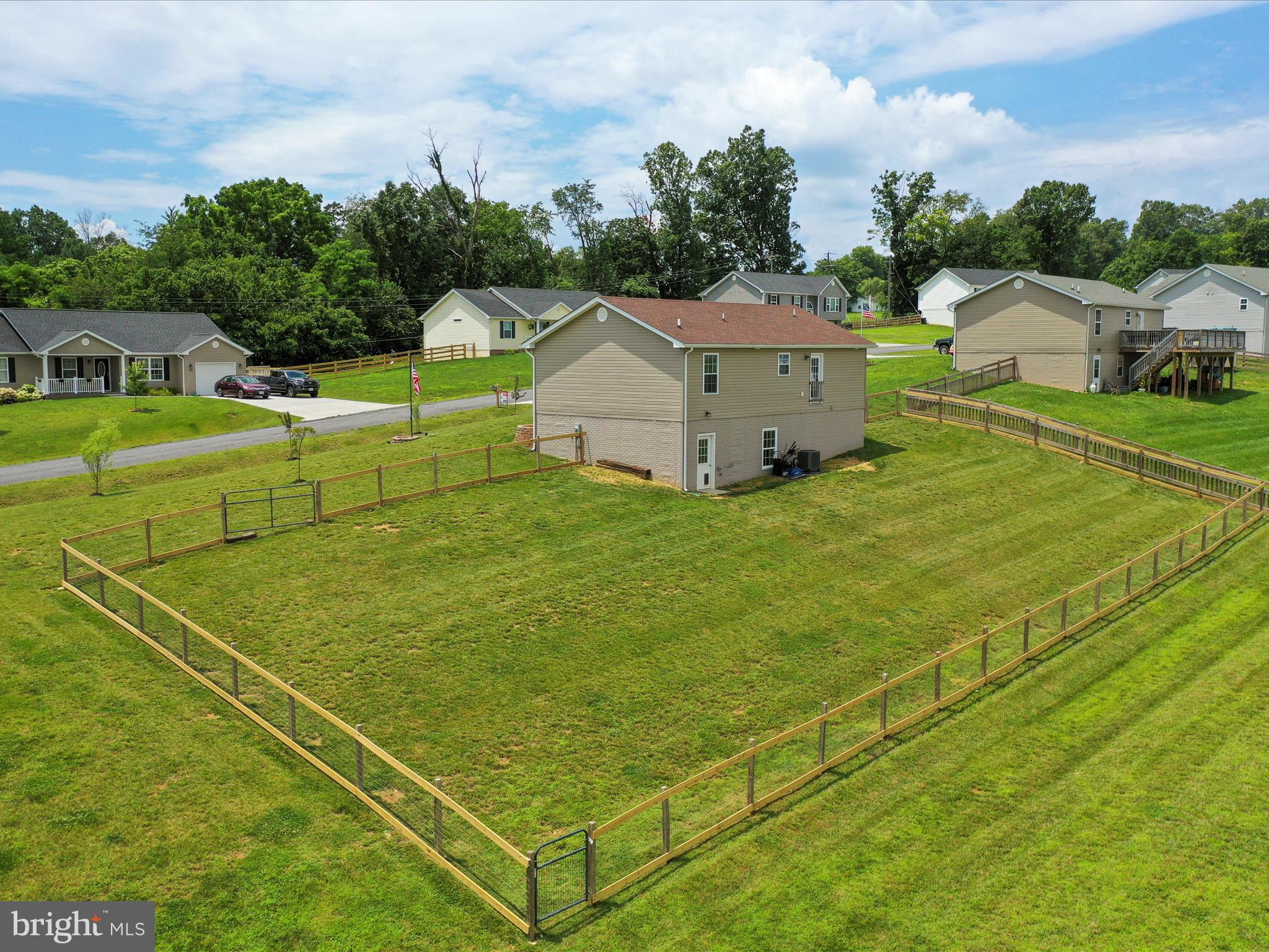 MADISON ESTATES - Residential