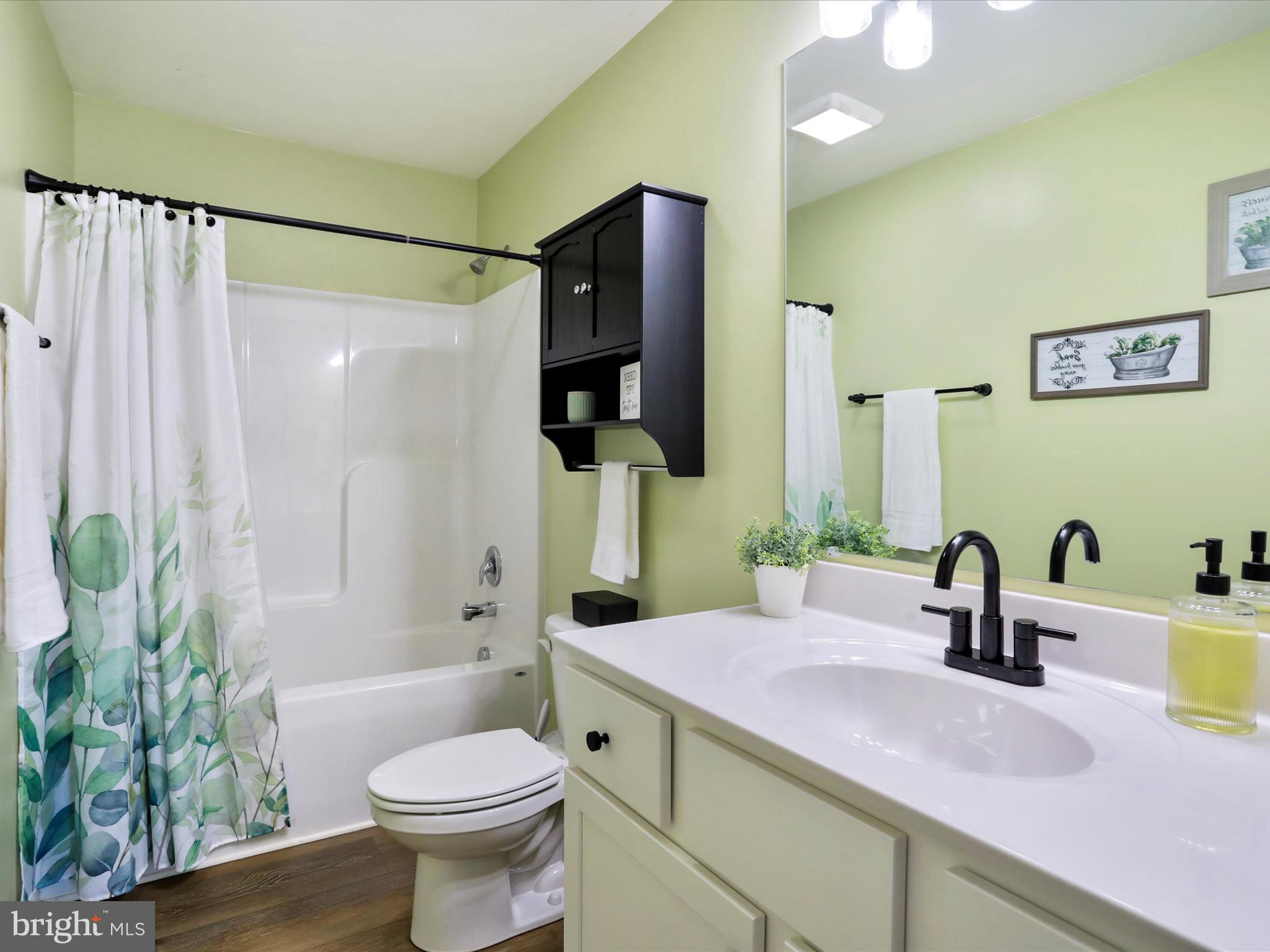 MADISON ESTATES - Residential