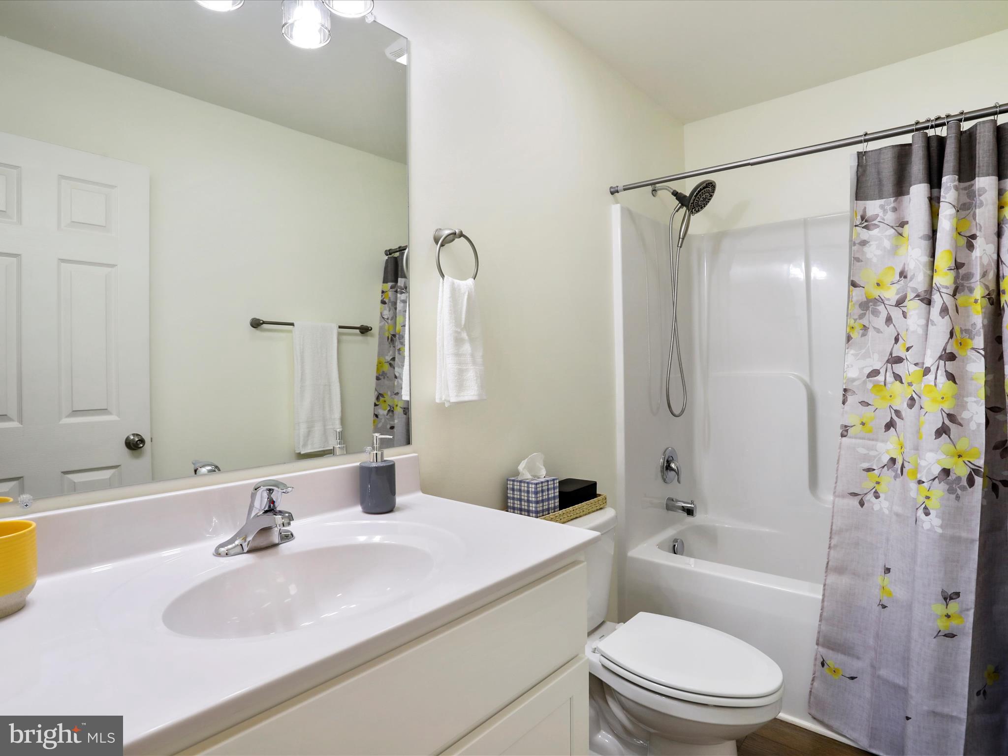 MADISON ESTATES - Residential