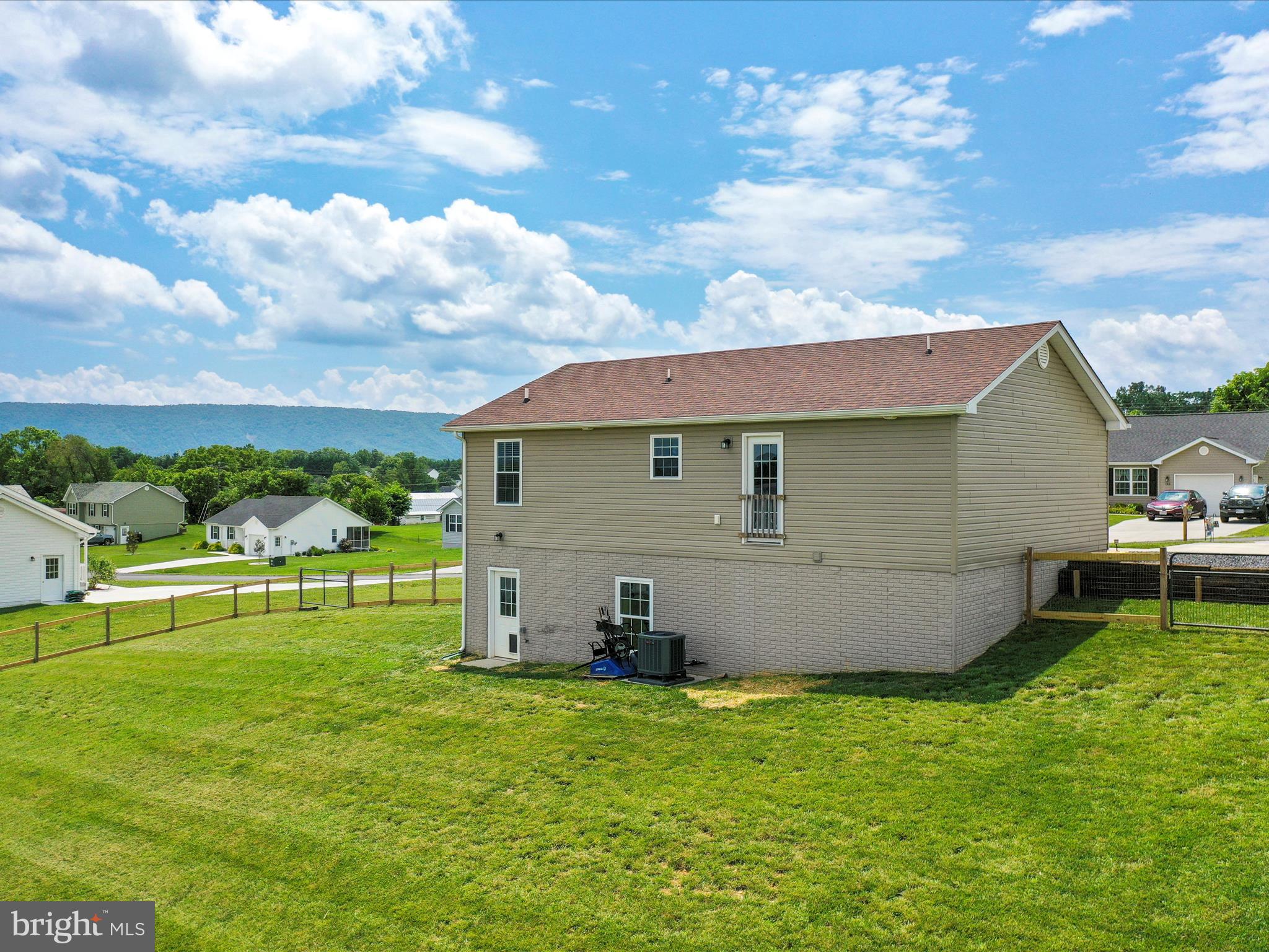 MADISON ESTATES - Residential