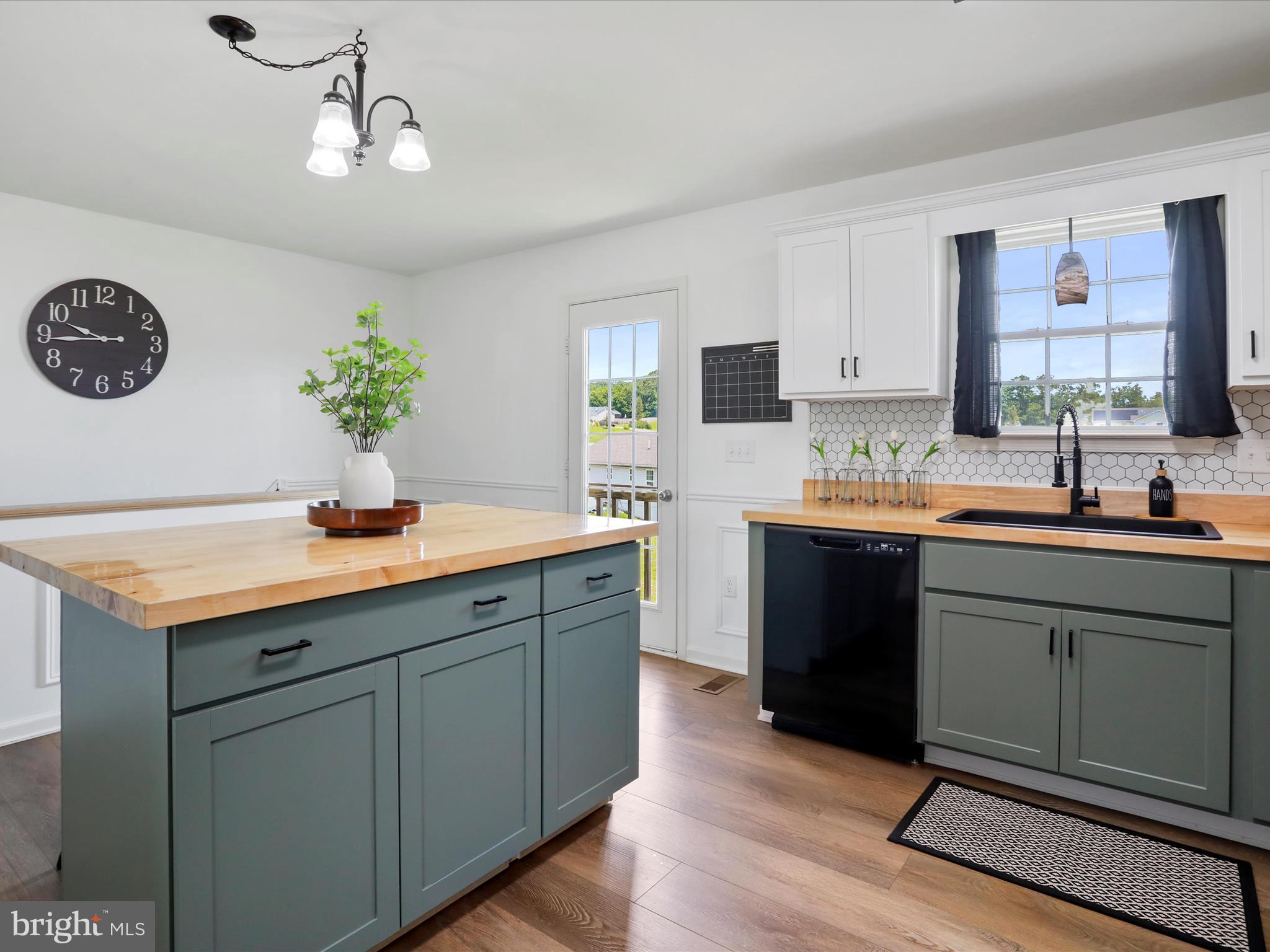 MADISON ESTATES - Residential