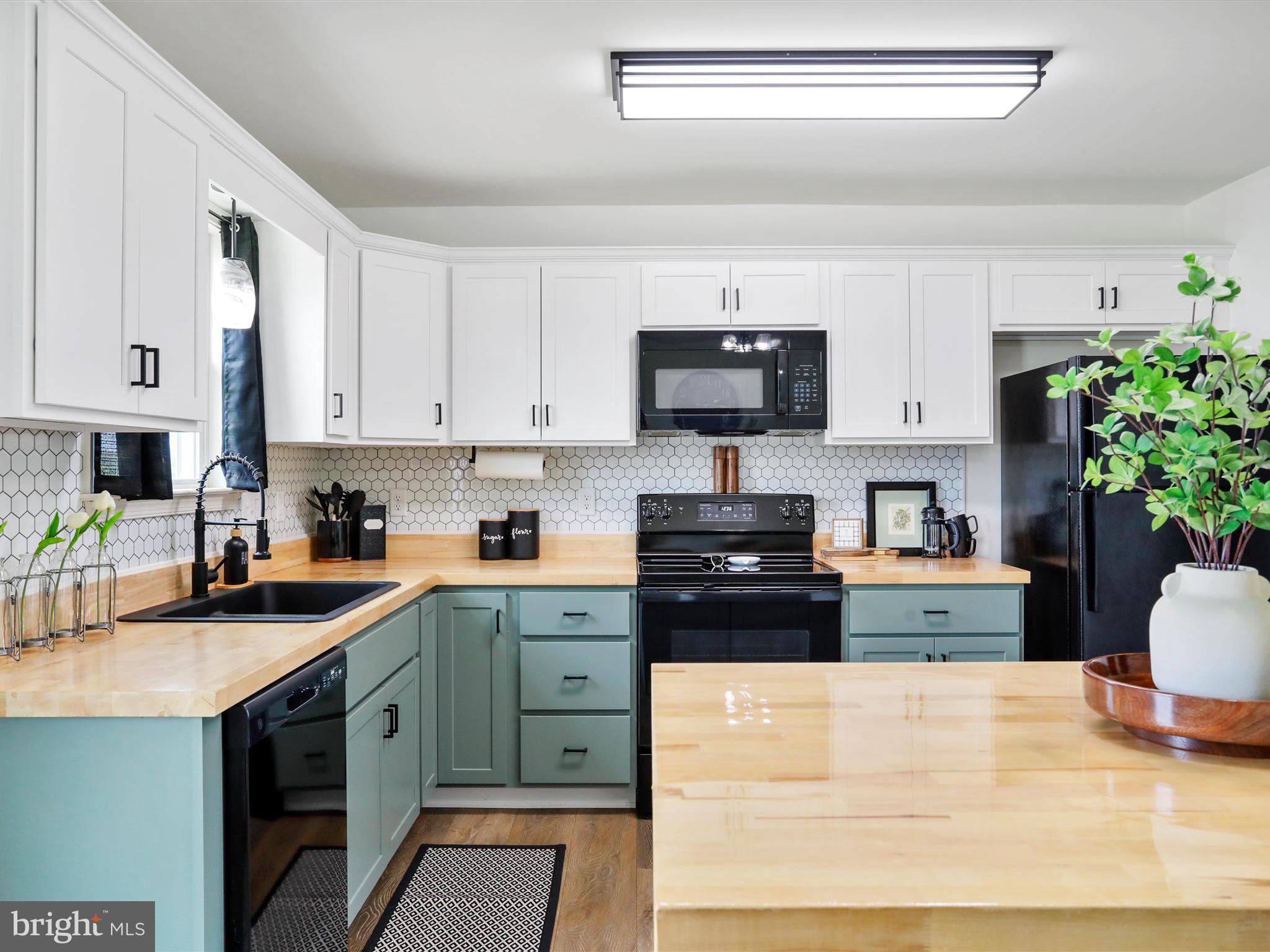 MADISON ESTATES - Residential