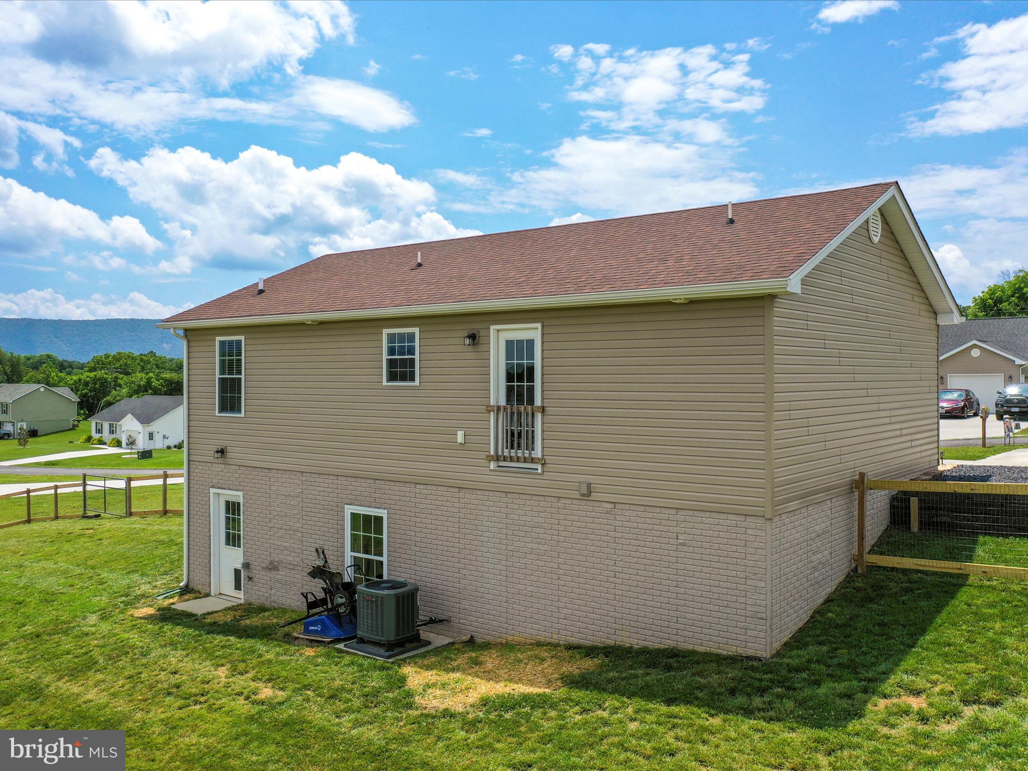 MADISON ESTATES - Residential