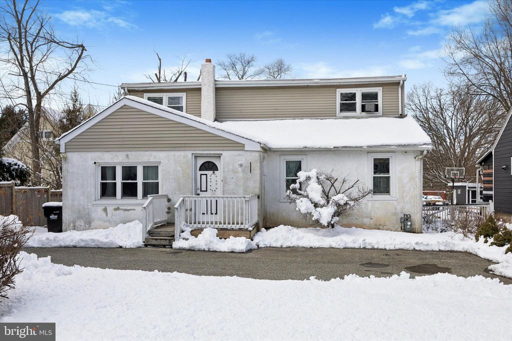 Photo of 1051 Butler Pike, BLUE BELL, PA 19422 (MLS # PAMC2168562)