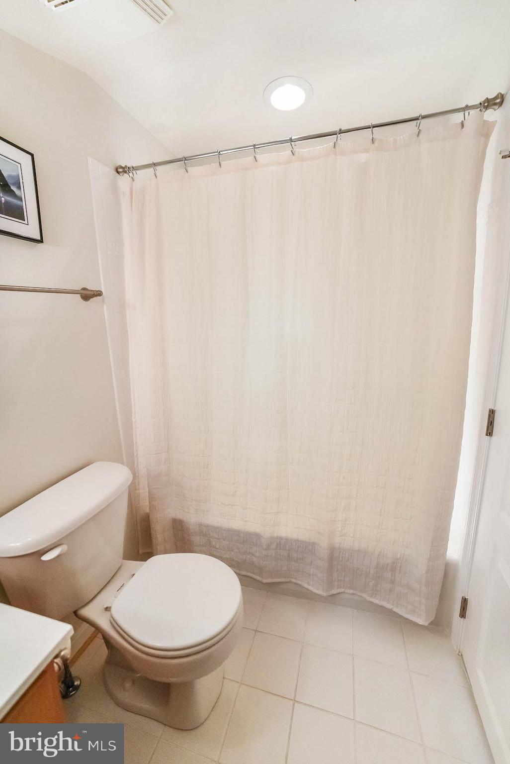 OYSTER BAY CONDOMINIUMS - Residential