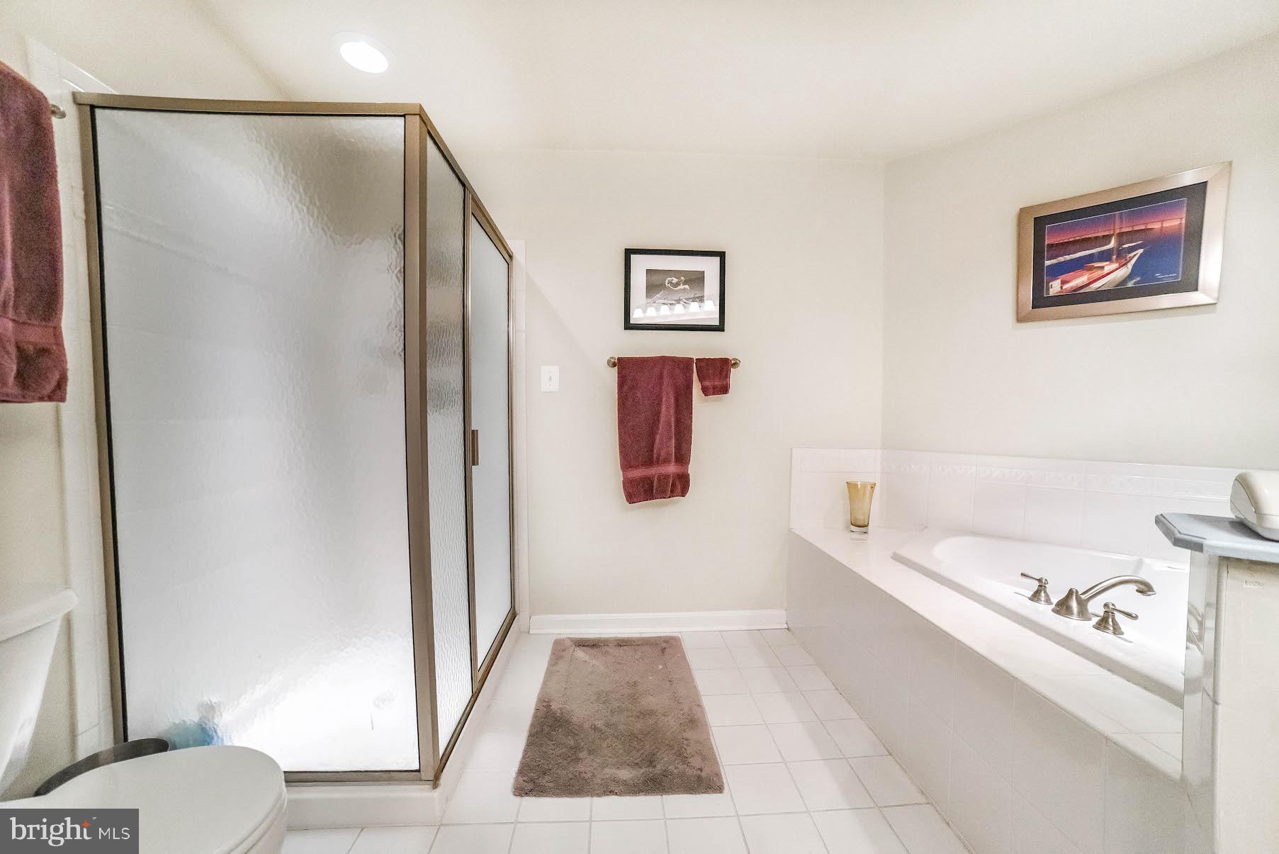 OYSTER BAY CONDOMINIUMS - Residential