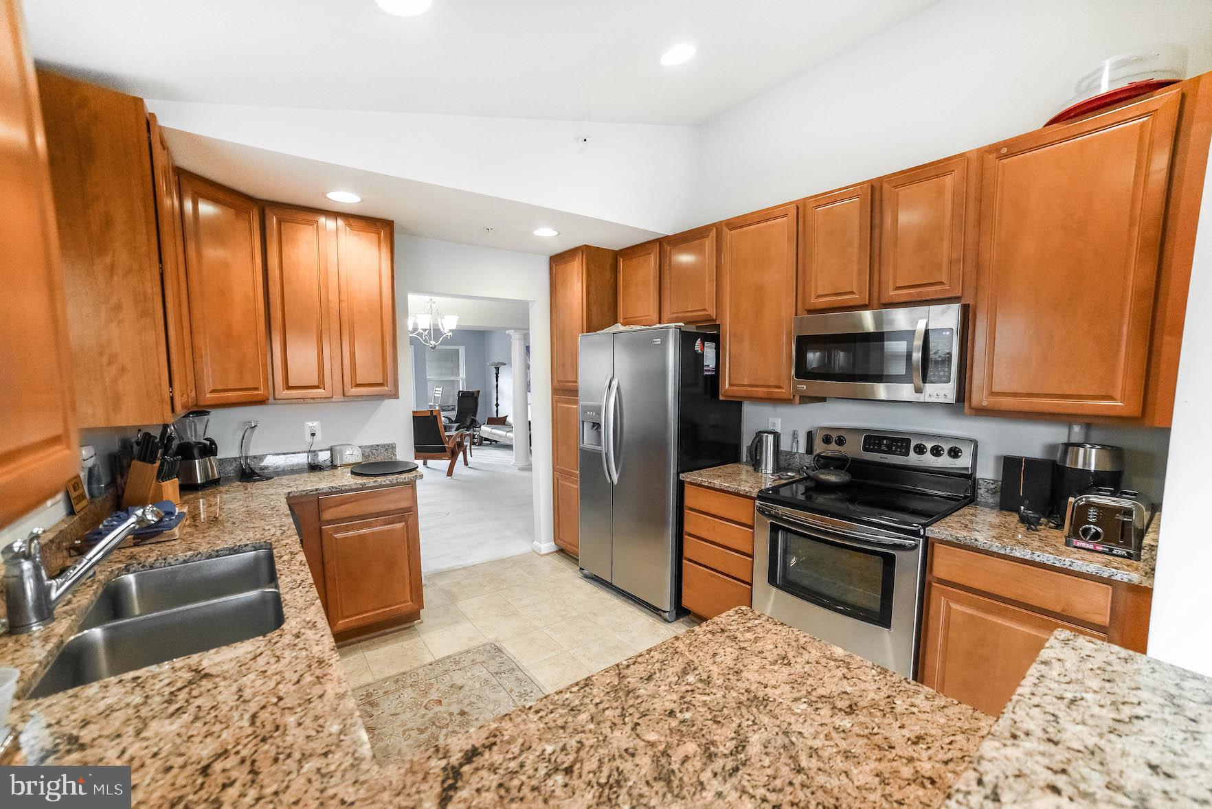 OYSTER BAY CONDOMINIUMS - Residential