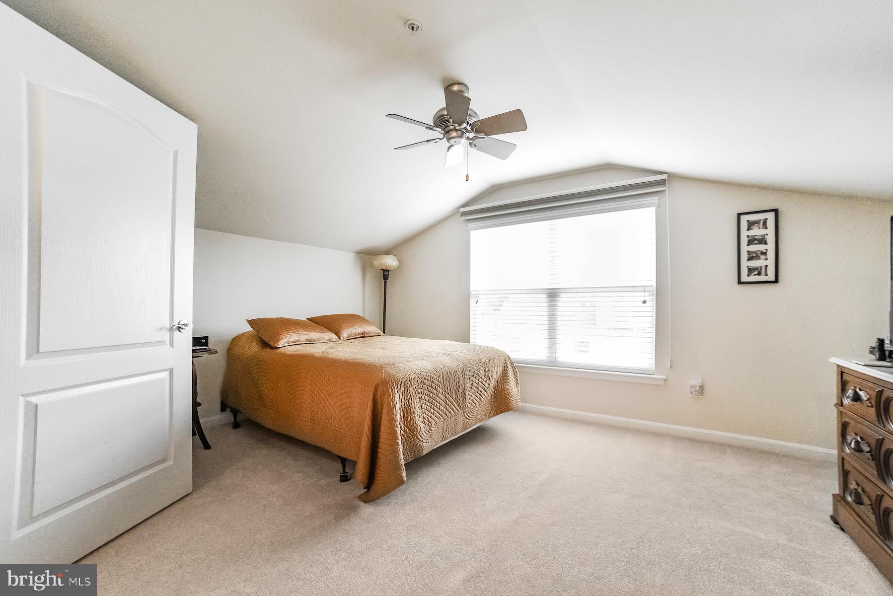 OYSTER BAY CONDOMINIUMS - Residential