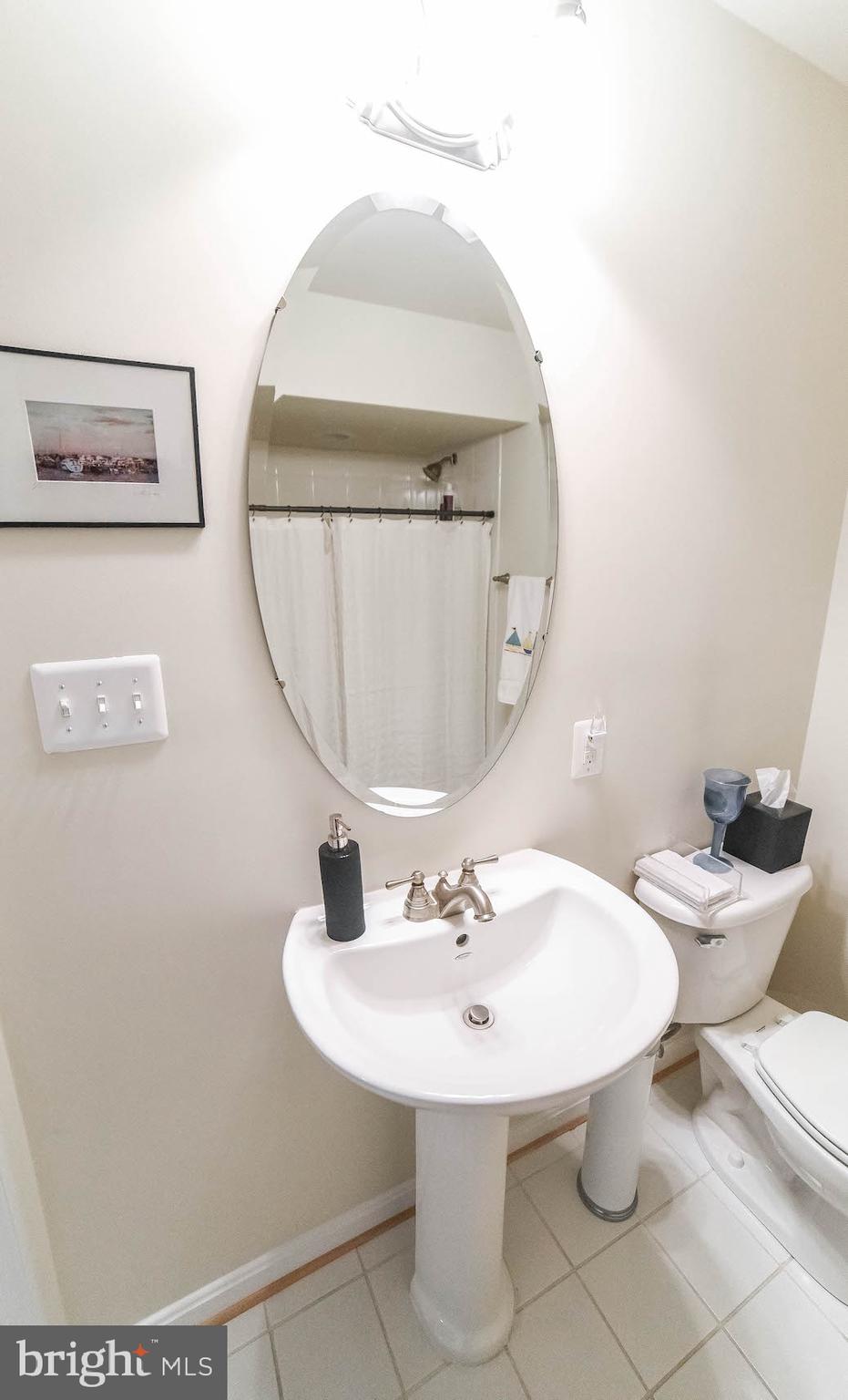 OYSTER BAY CONDOMINIUMS - Residential