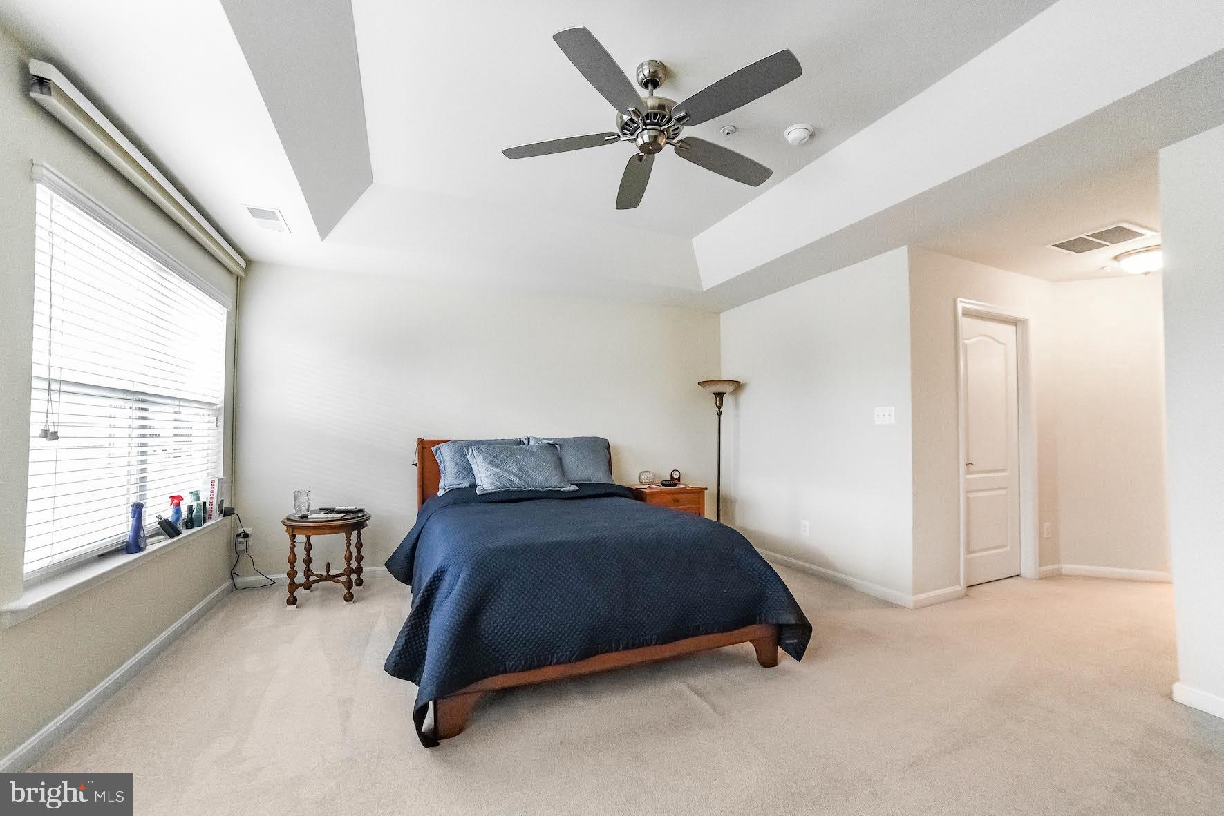 OYSTER BAY CONDOMINIUMS - Residential