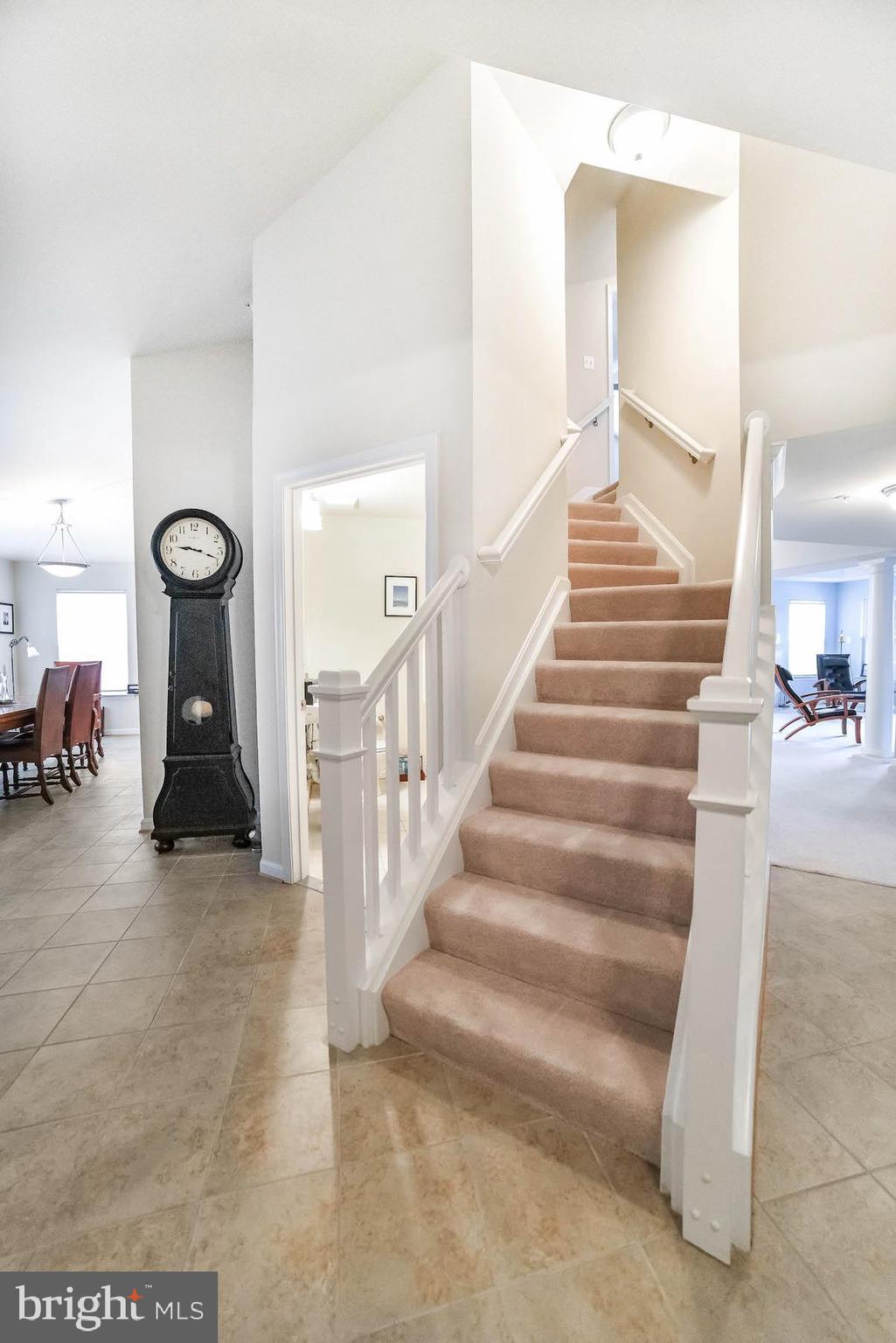 OYSTER BAY CONDOMINIUMS - Residential