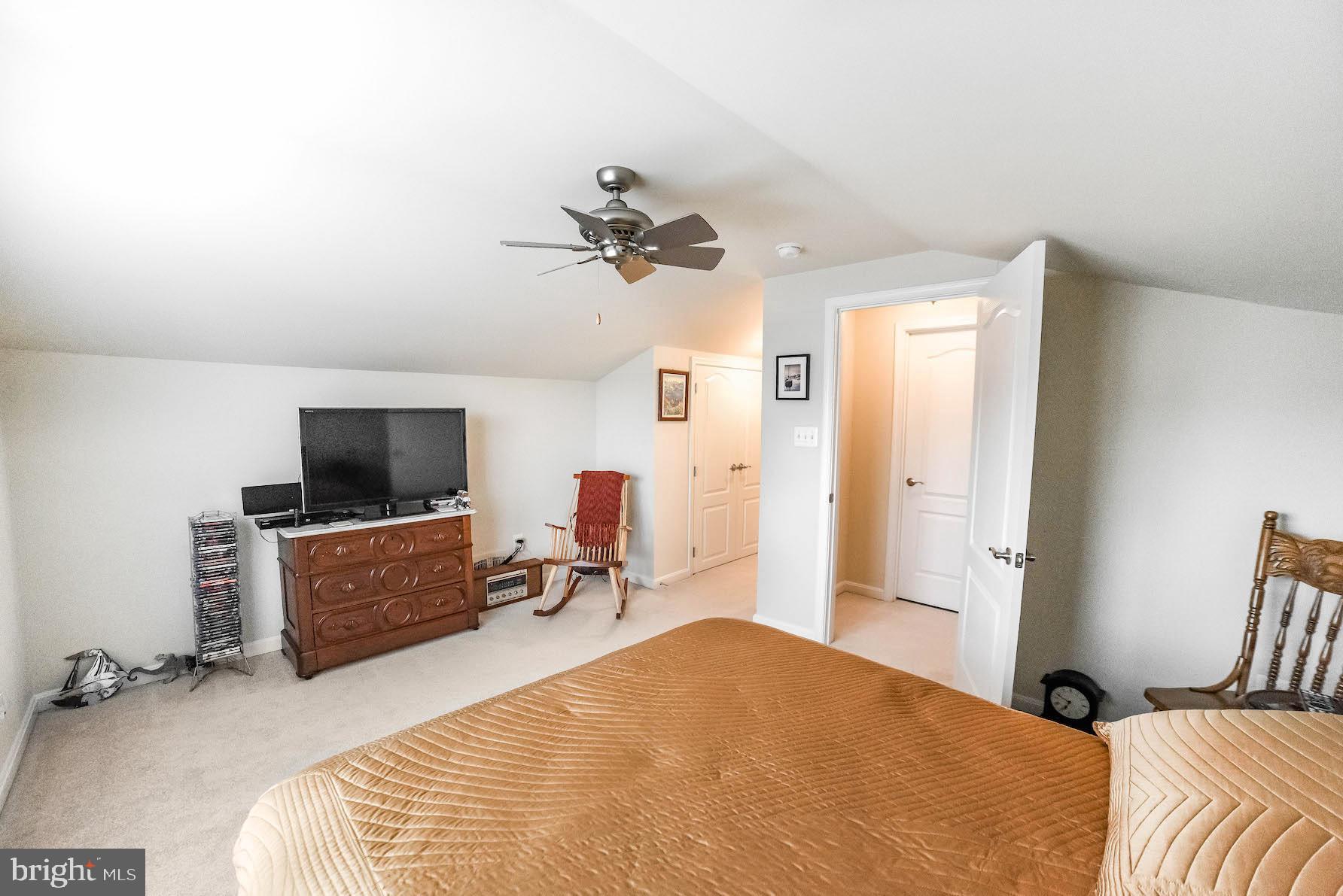 OYSTER BAY CONDOMINIUMS - Residential