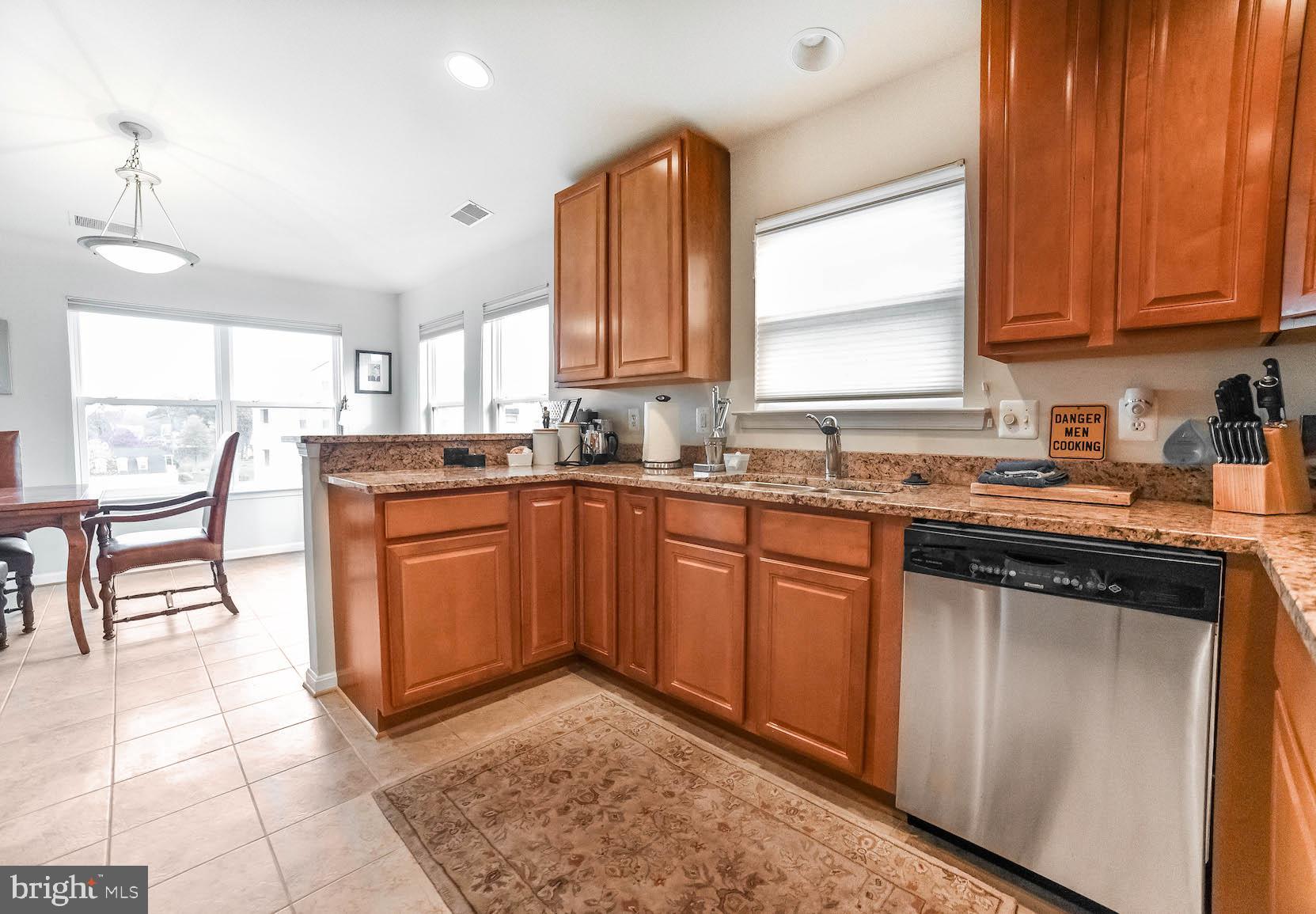 OYSTER BAY CONDOMINIUMS - Residential