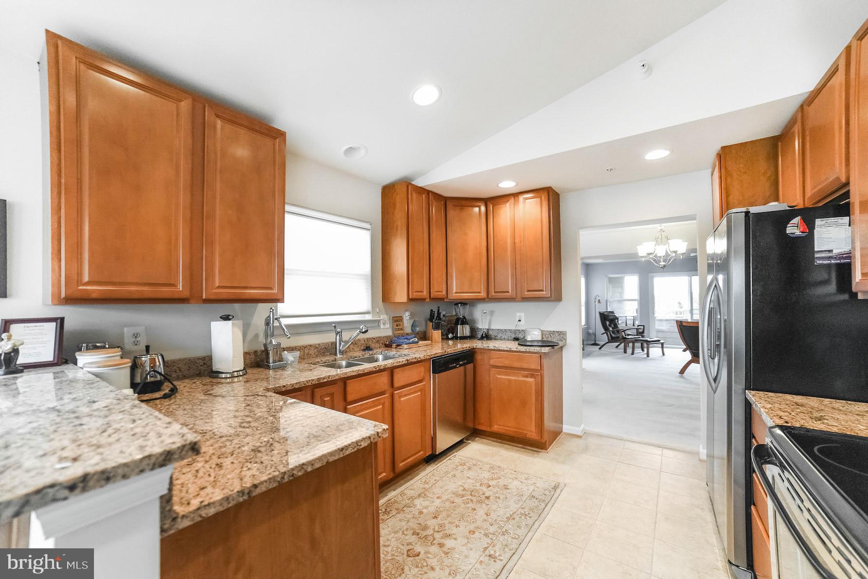 OYSTER BAY CONDOMINIUMS - Residential