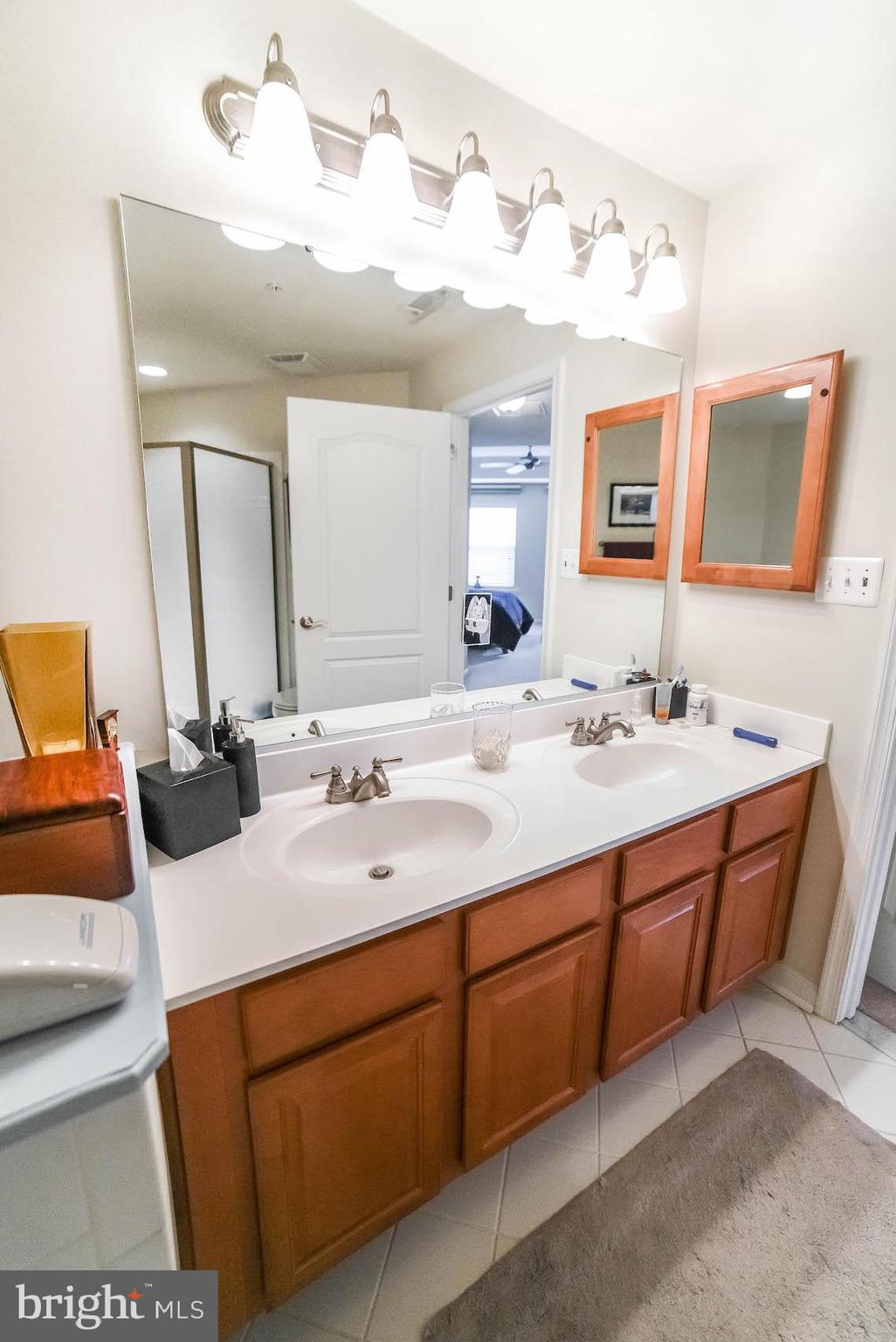 OYSTER BAY CONDOMINIUMS - Residential