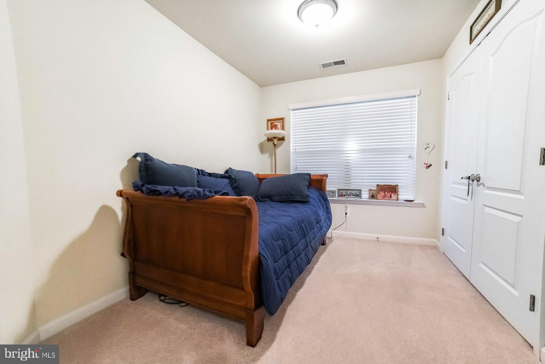 OYSTER BAY CONDOMINIUMS - Residential