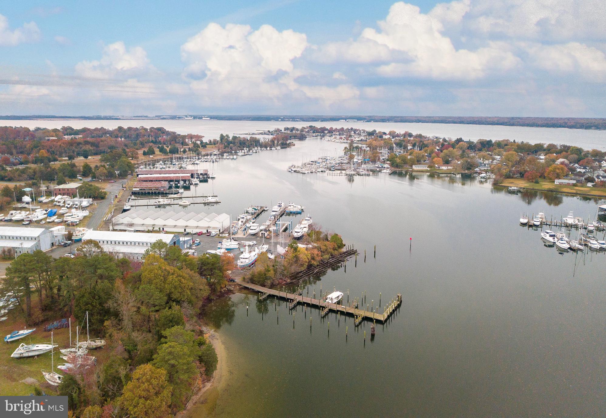 OYSTER BAY CONDOMINIUMS - Residential