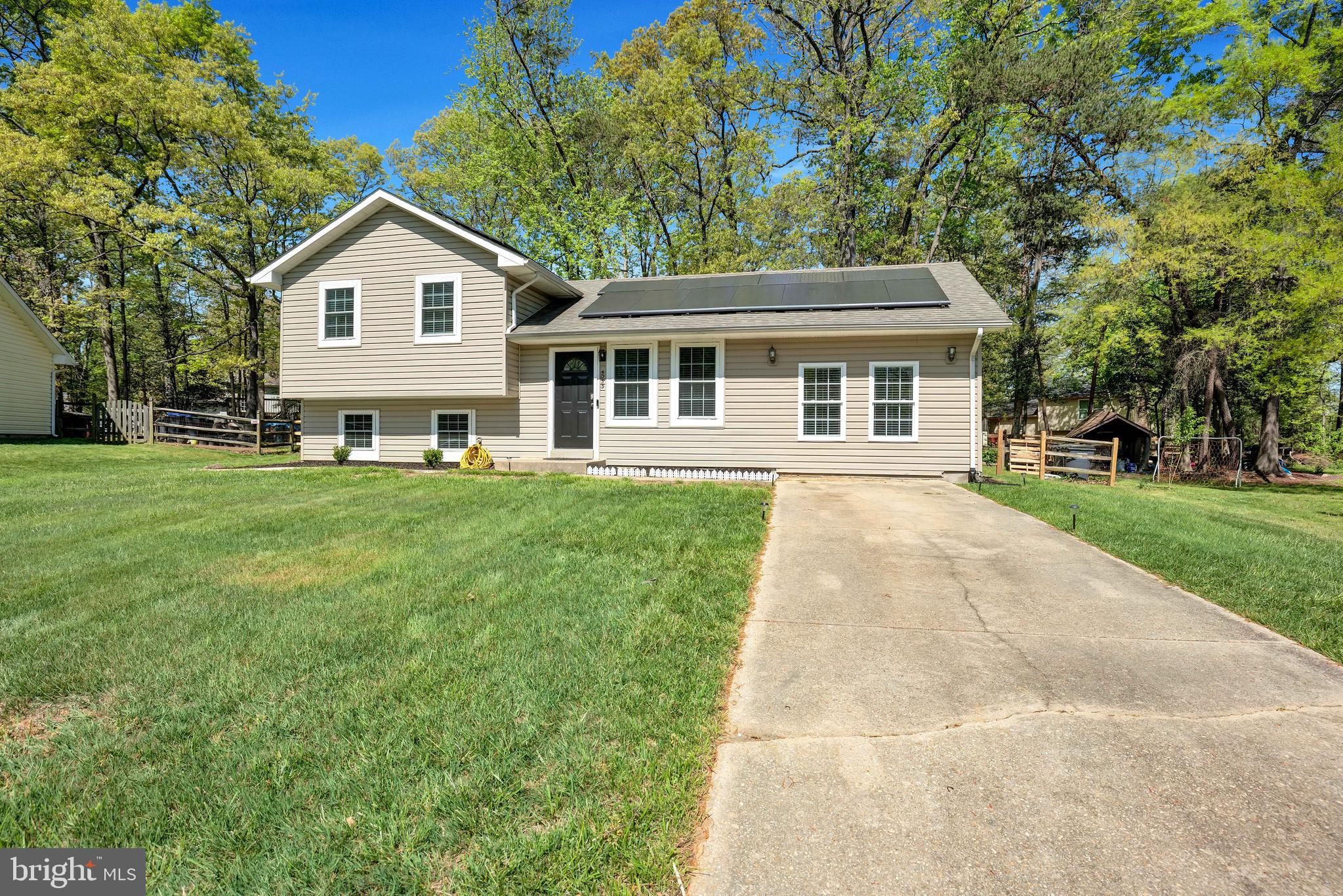 3033 BLACKLAND COURT