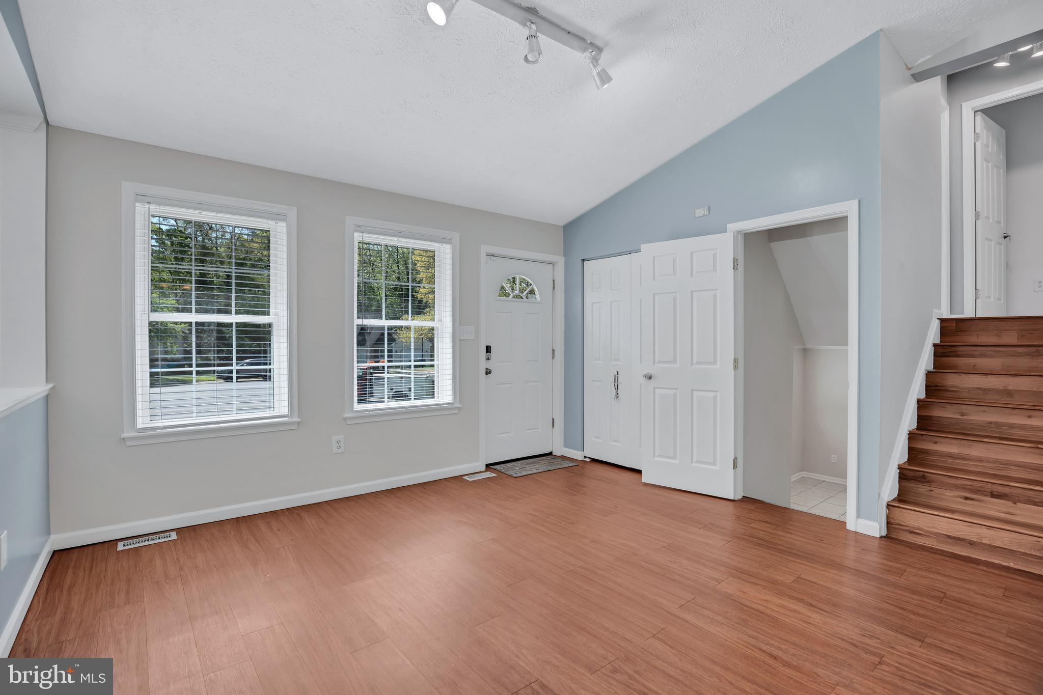 3033 BLACKLAND COURT