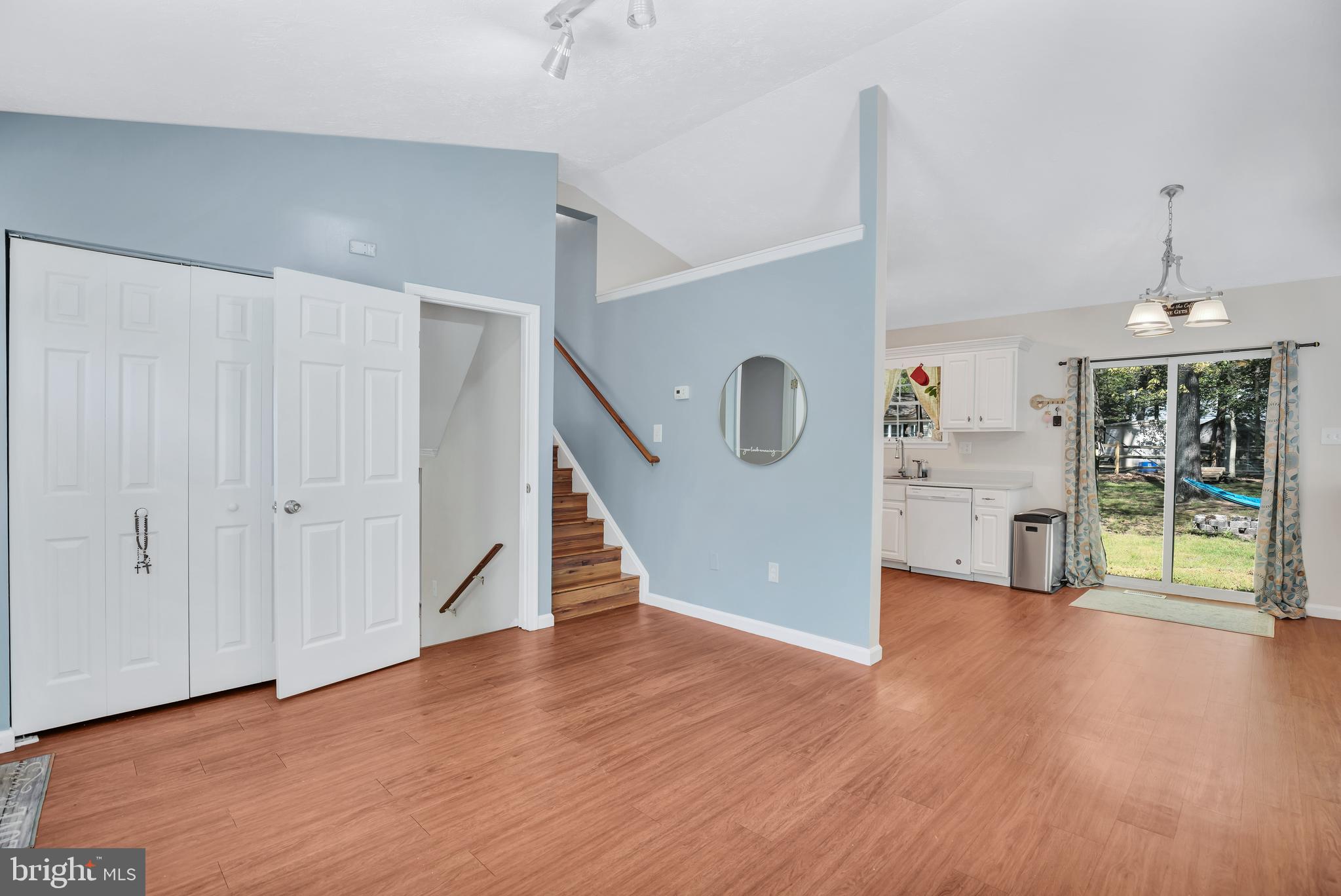 3033 BLACKLAND COURT