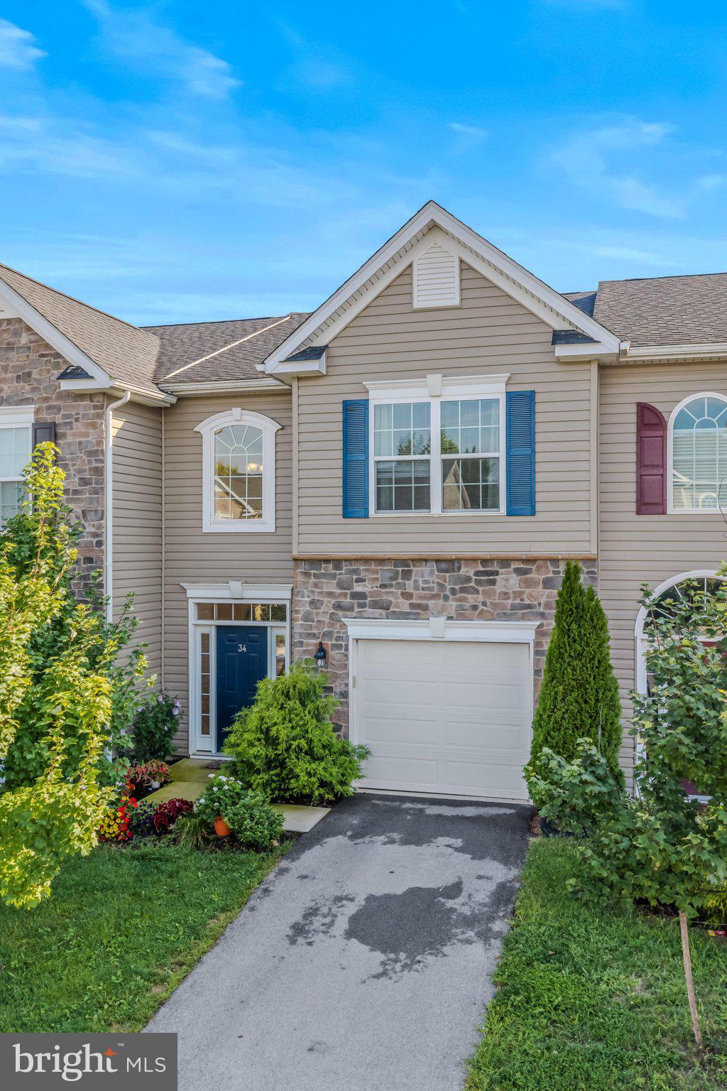 34 POLYGON PLACE