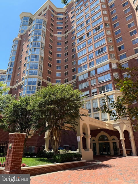 Photo of 2151 Jamieson Avenue #1604, ALEXANDRIA, VA 22314 (MLS # VAAX2062996)