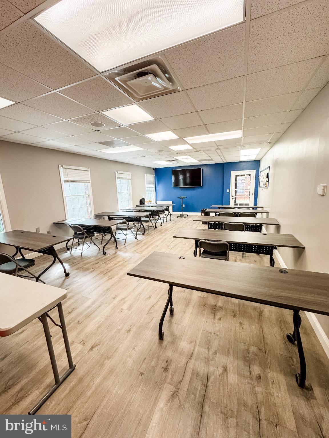 1137 HEATHERSTONE DRIVE