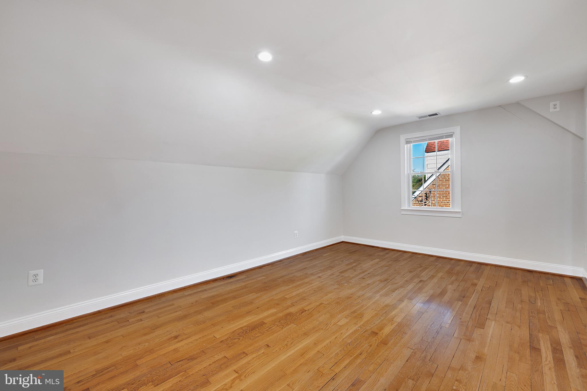 CHILLUM TERRACE - Residential