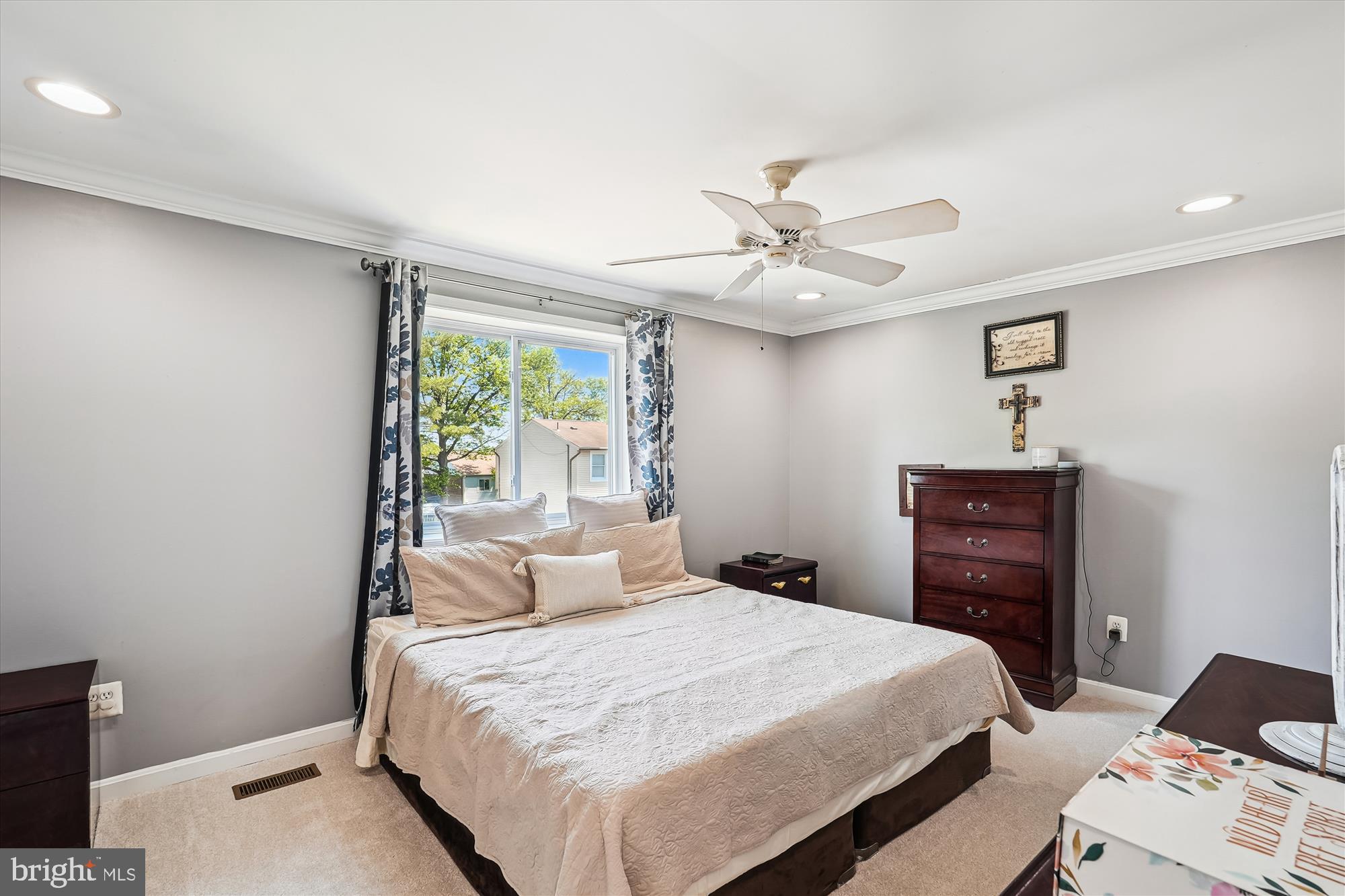 HUNTINGTON RIDGE - Residential