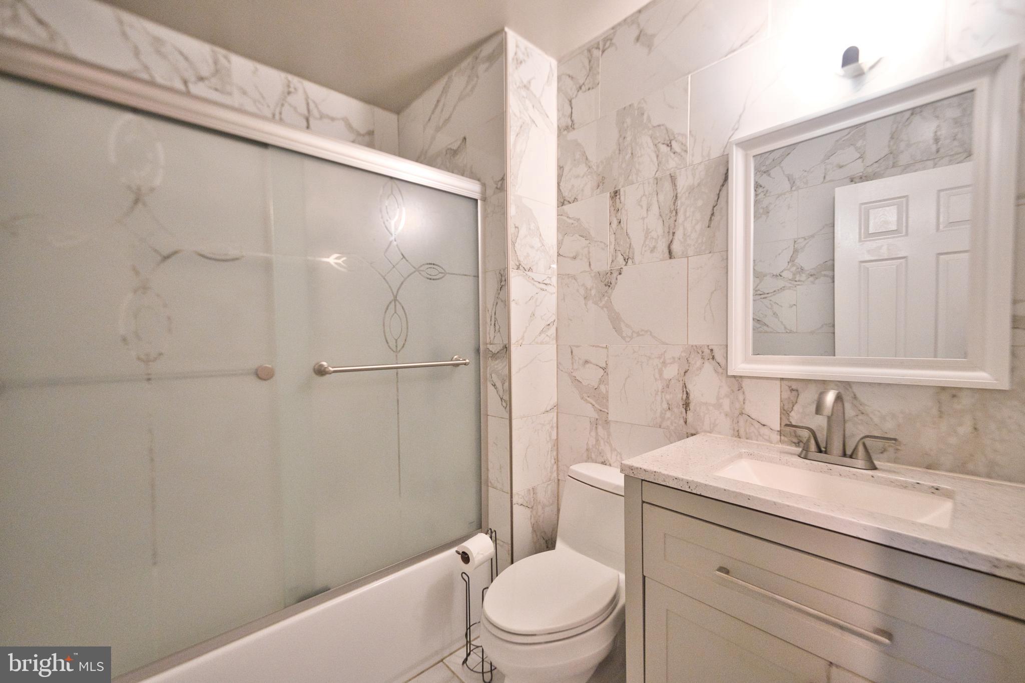 HOLLYWOOD PARK - Residential Lease