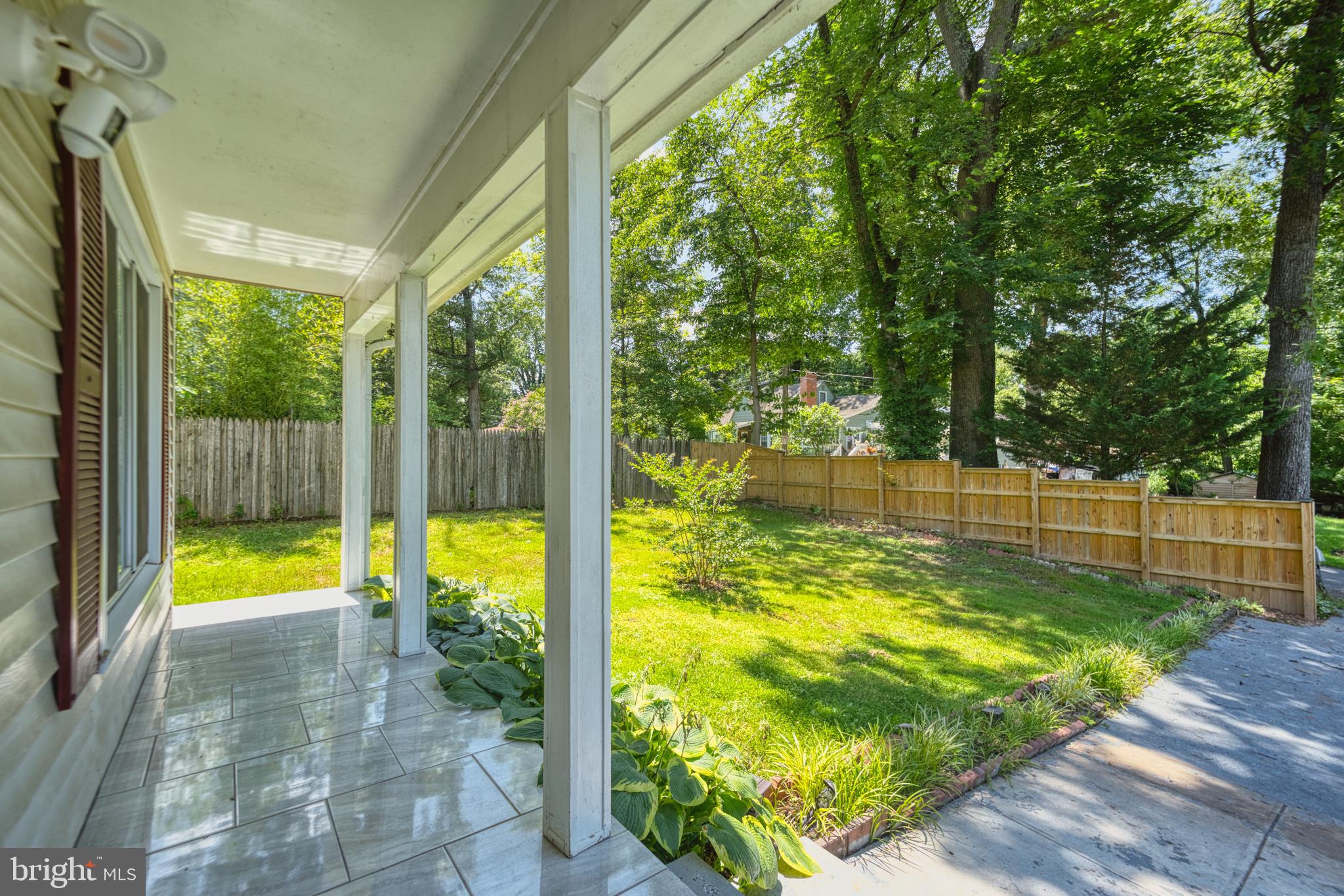 HOLLYWOOD PARK - Residential Lease