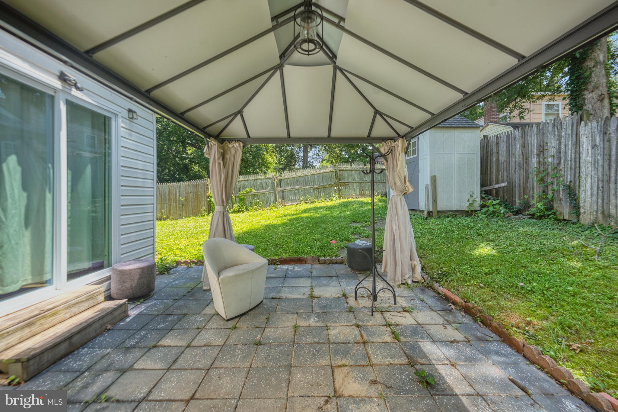 HOLLYWOOD PARK - Residential Lease