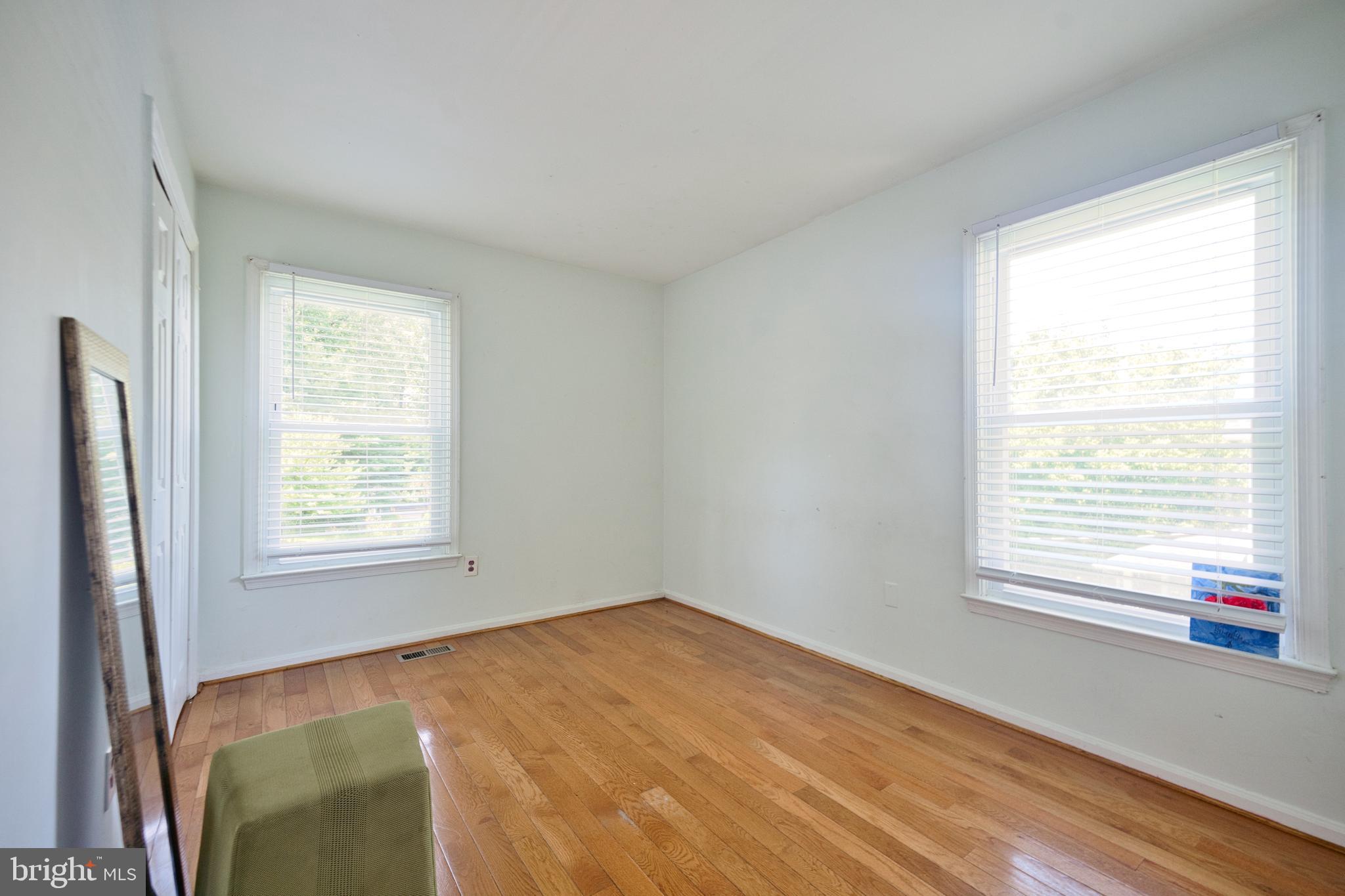 HOLLYWOOD PARK - Residential Lease