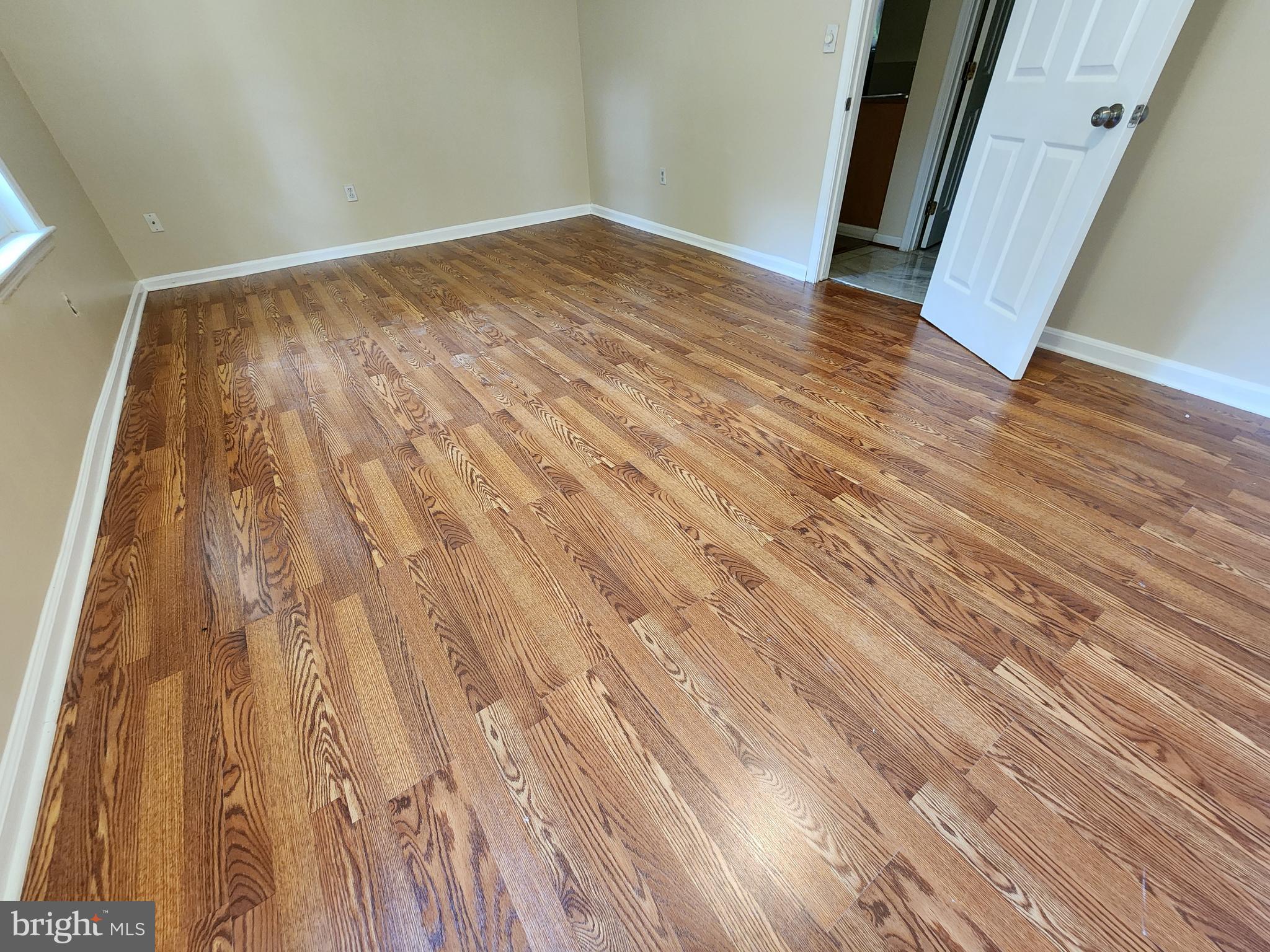 HOLLYWOOD PARK - Residential Lease