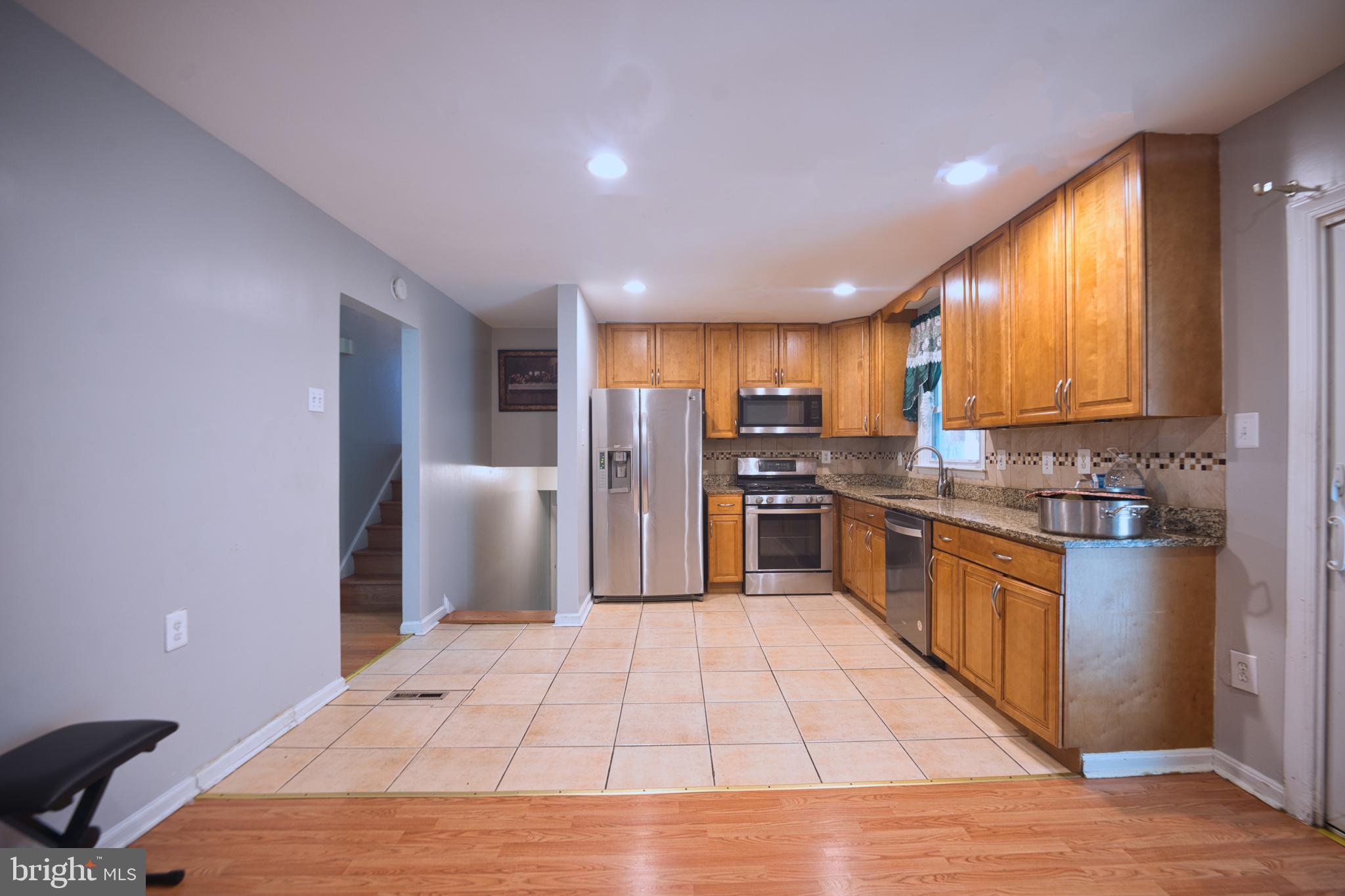 HOLLYWOOD PARK - Residential Lease