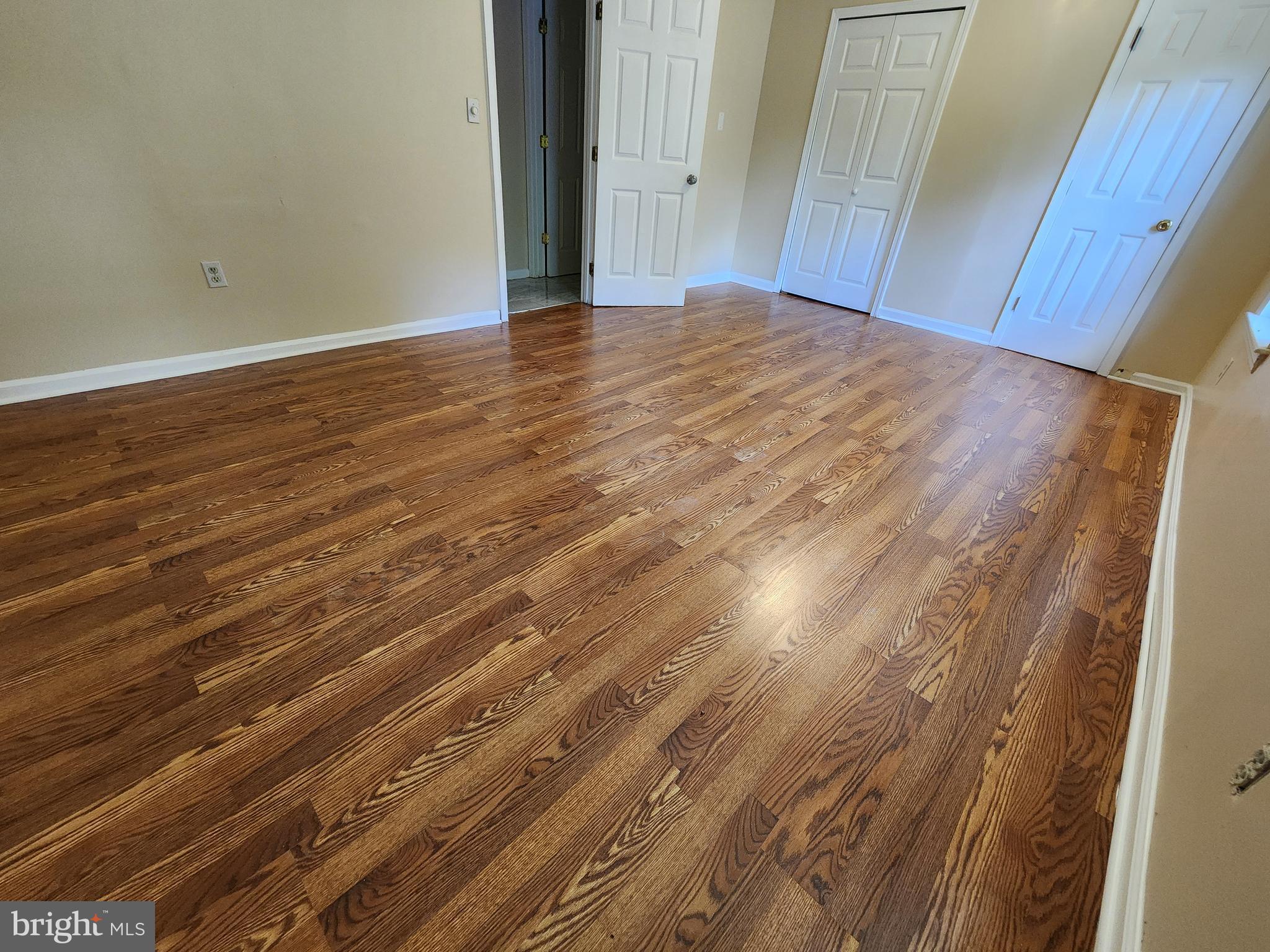 HOLLYWOOD PARK - Residential Lease