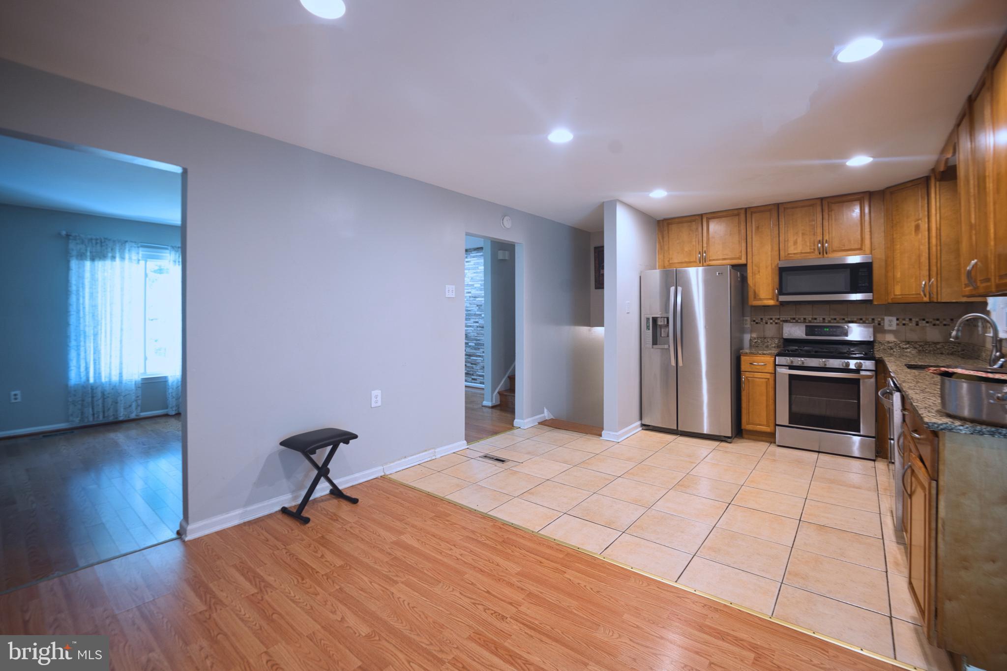 HOLLYWOOD PARK - Residential Lease