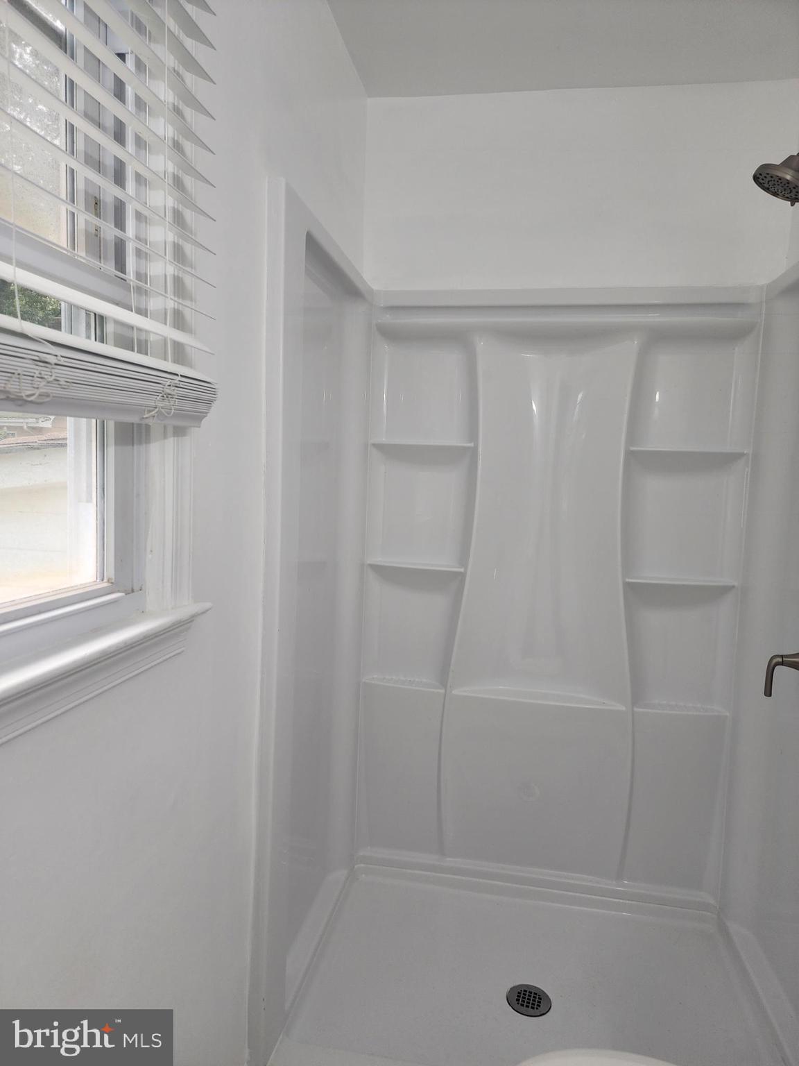 HOLLYWOOD PARK - Residential Lease