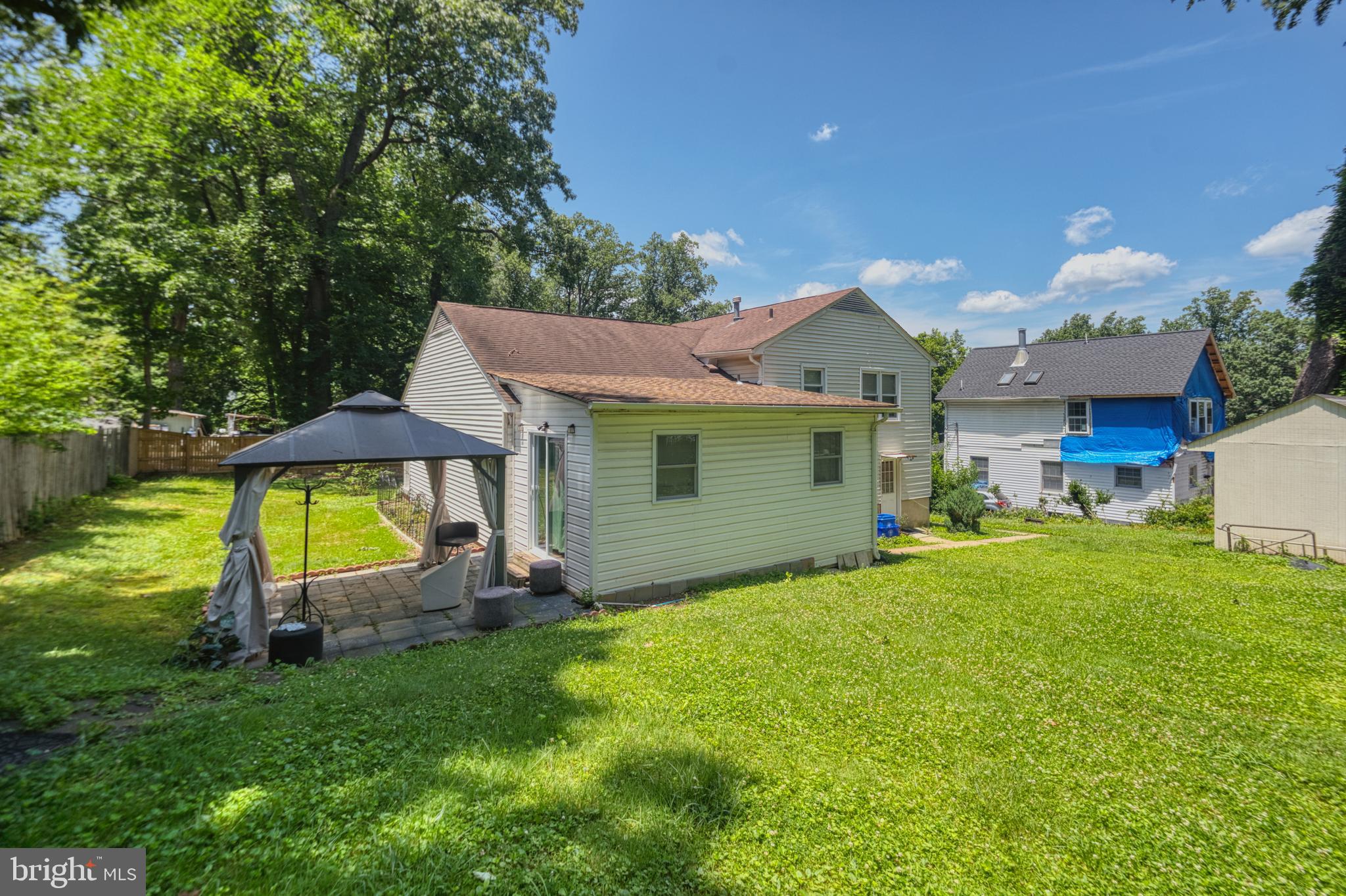 HOLLYWOOD PARK - Residential Lease