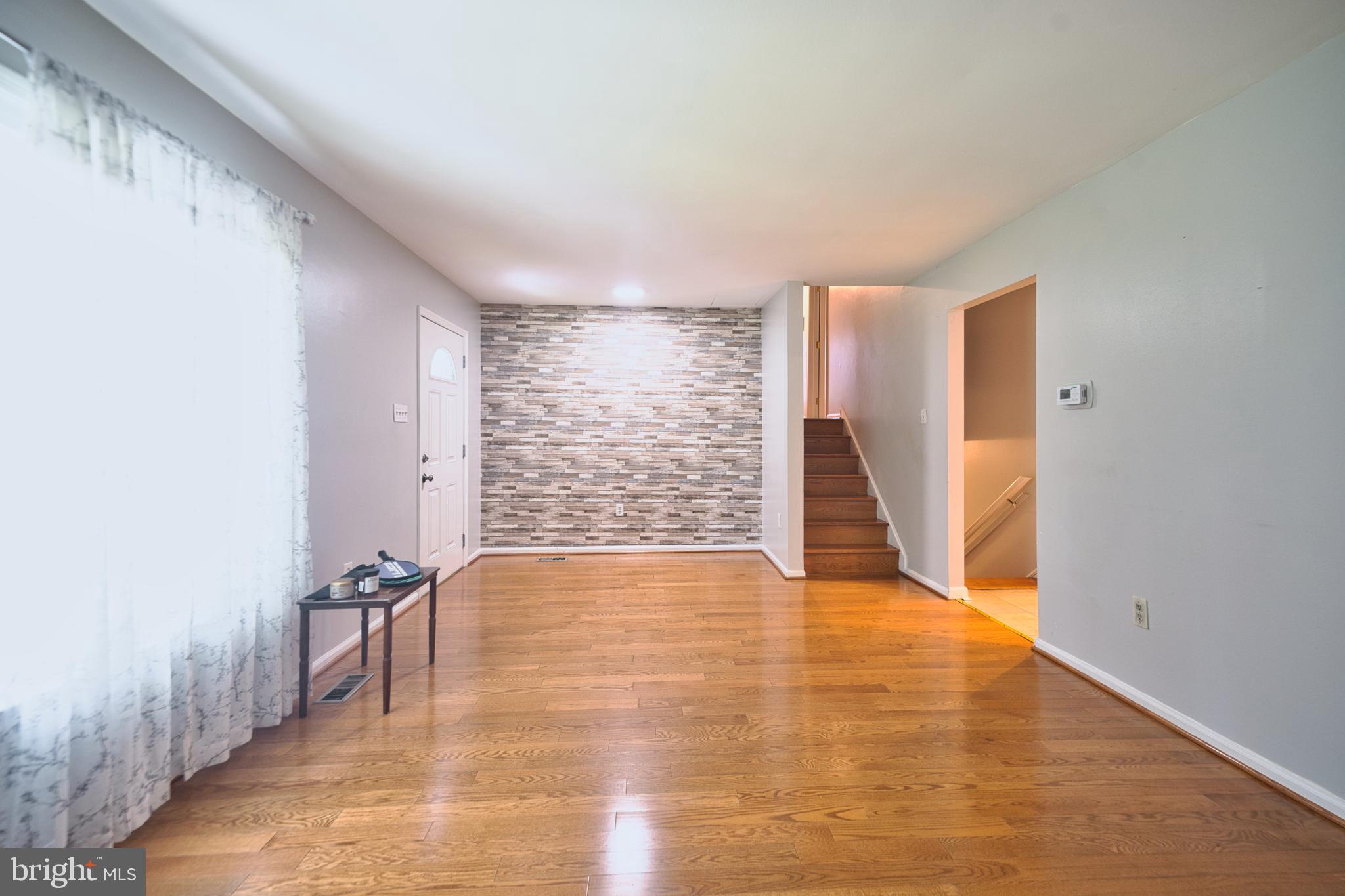 HOLLYWOOD PARK - Residential Lease