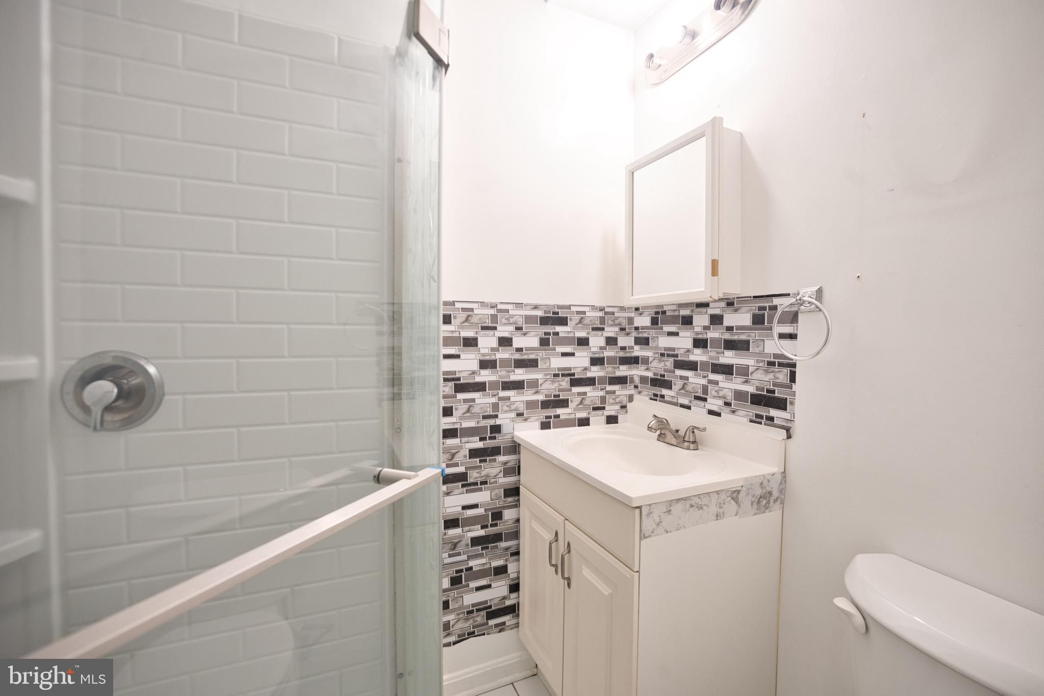 HOLLYWOOD PARK - Residential Lease