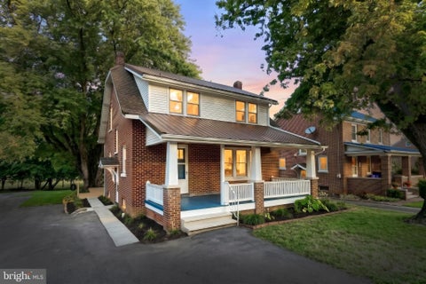 Photo of 400 Hanover Road, YORK, PA 17408 (MLS # PAYK2111916)