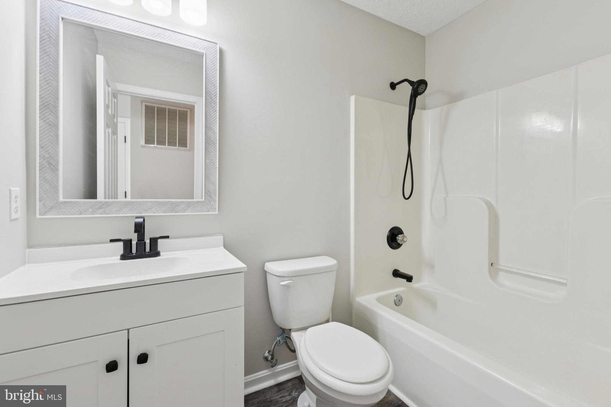 MALLARDS LANDING - Residential