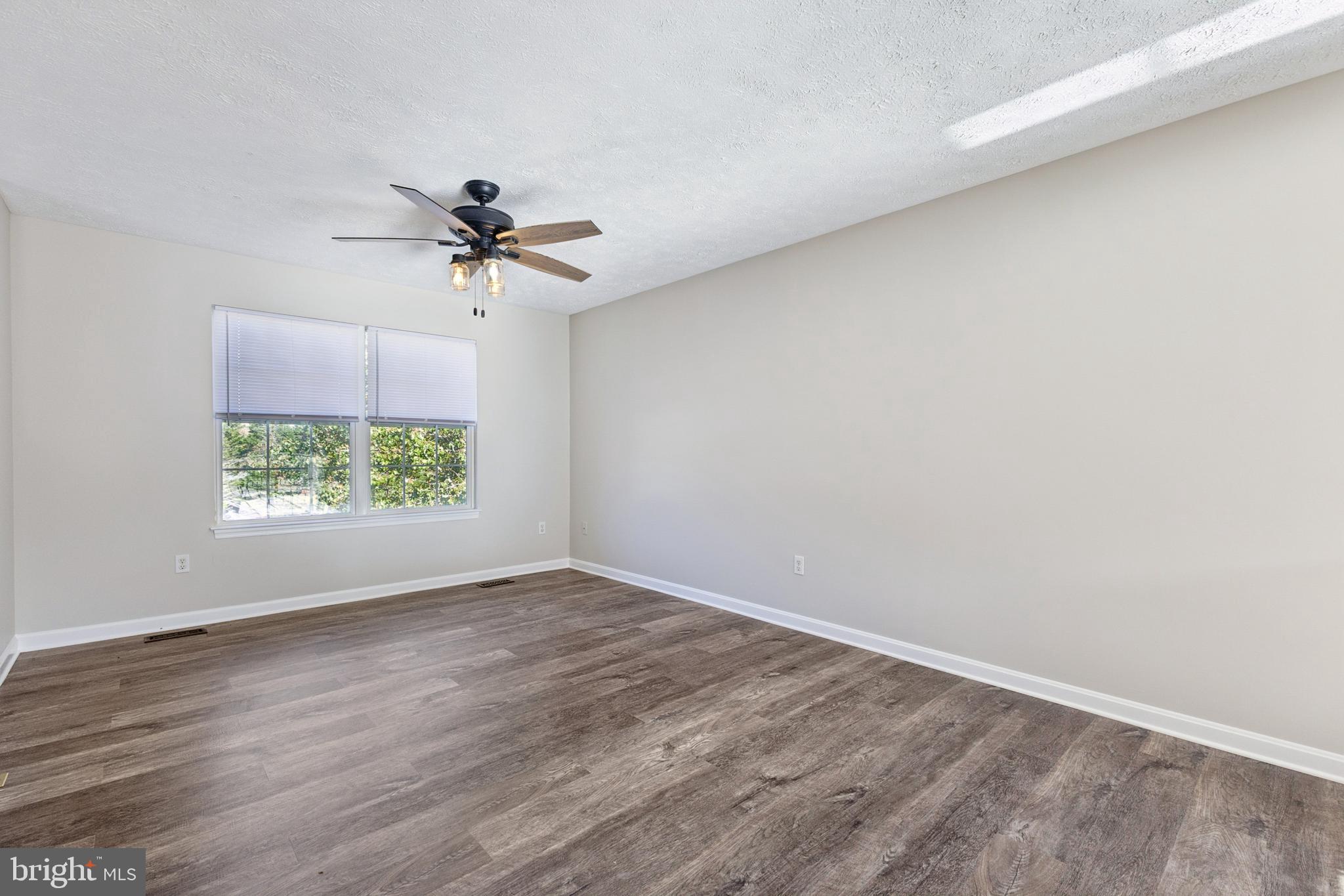 MALLARDS LANDING - Residential