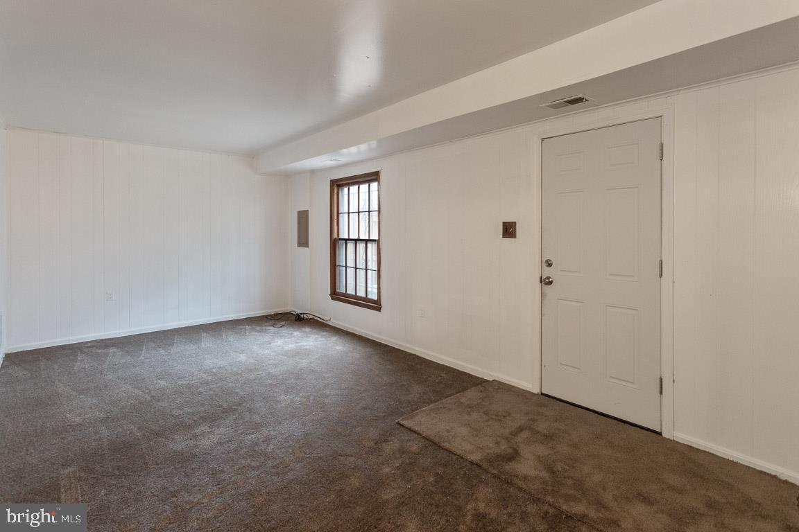 PINEWOOD HILL - Residential