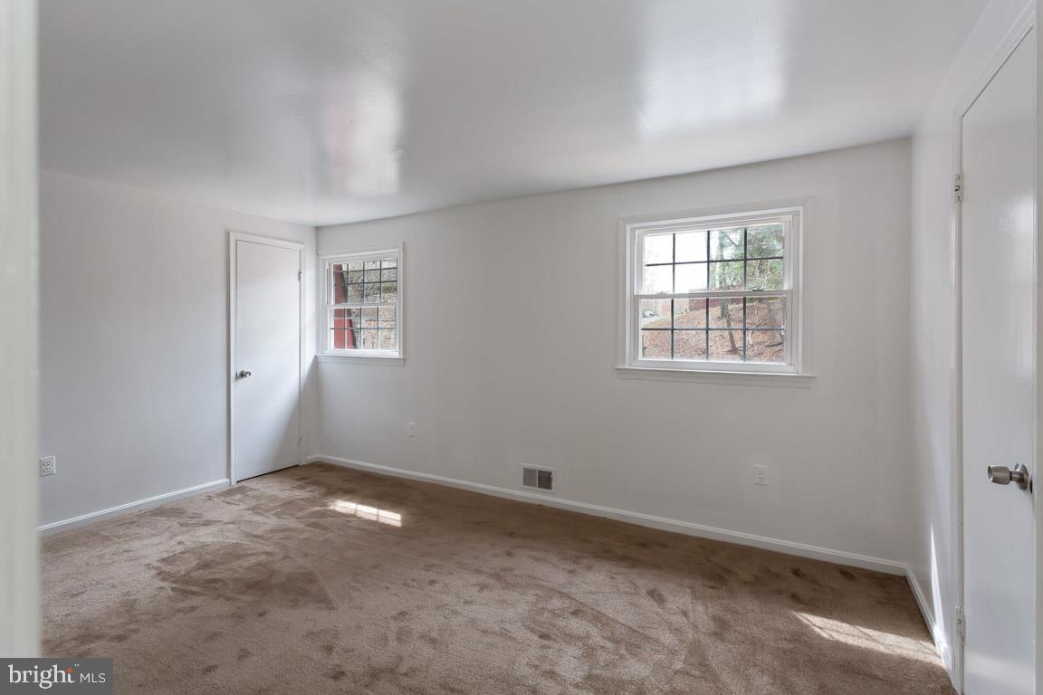 PINEWOOD HILL - Residential